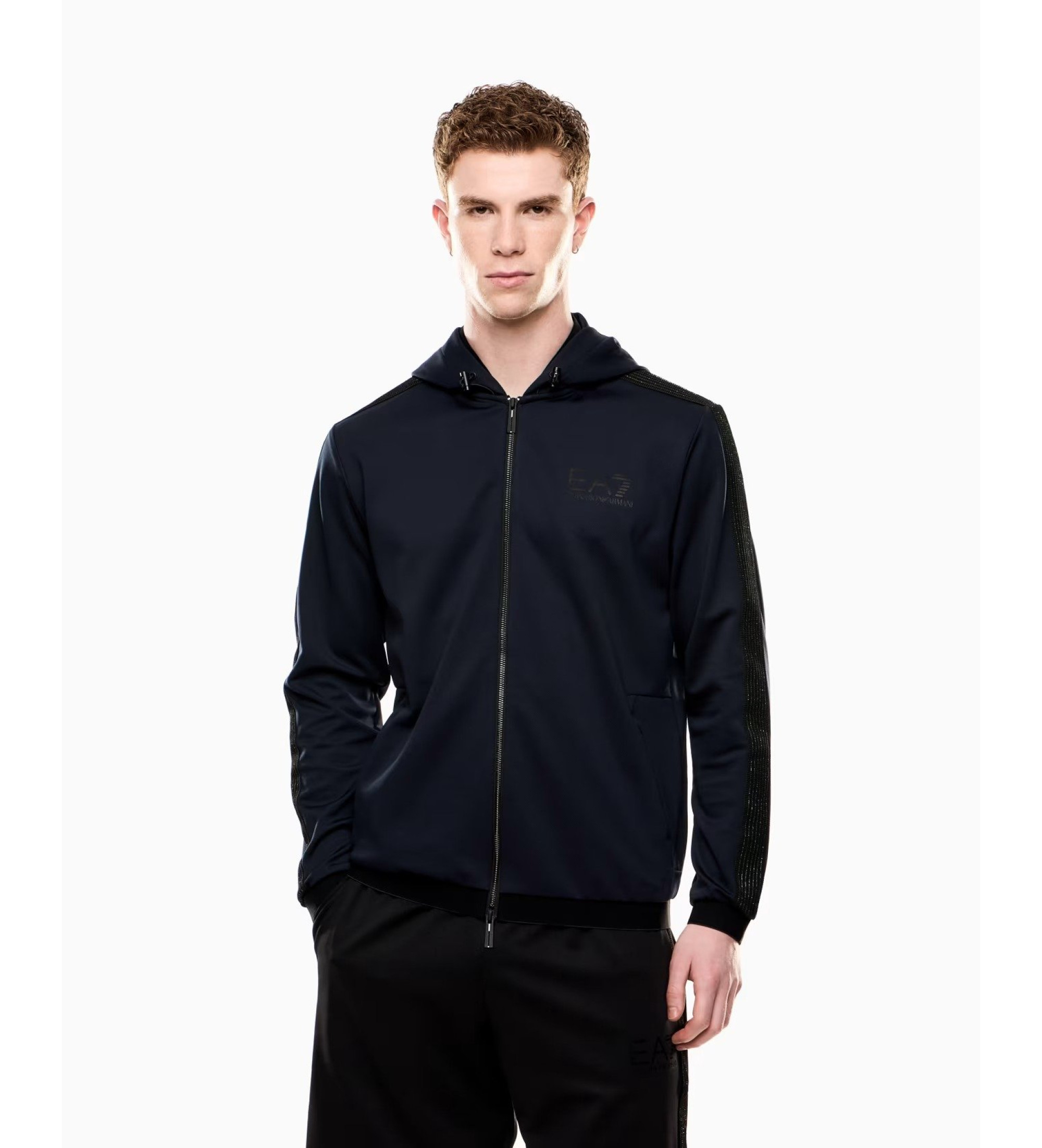 EA7 für Herren. 7M000308_AF13526 SweatshirtNavy Gold Label Kapuzenpullover aus technischem Stretch-Twill (XL), Lässig, Polyester, Marine