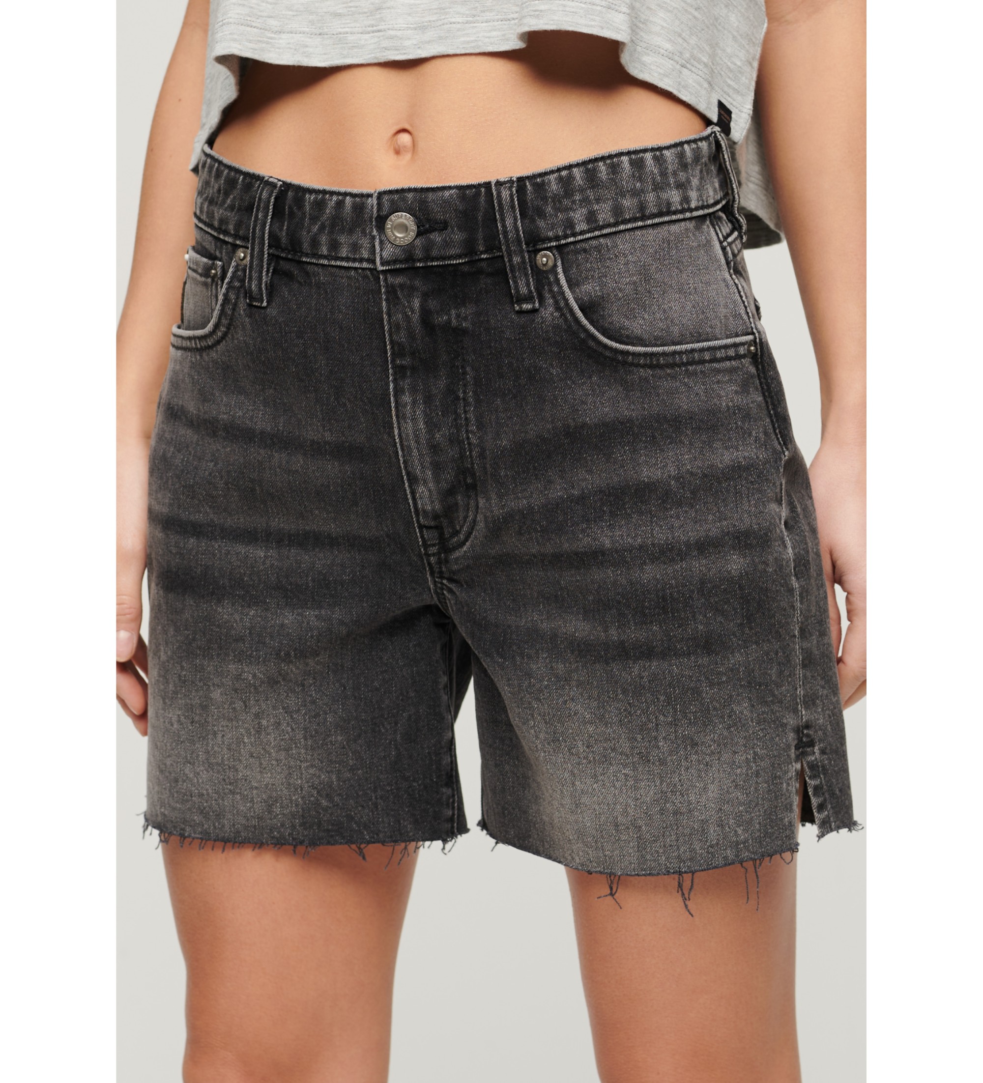 Superdry für Damen. W7110398A Schwarze verkürzte Shorts mit mittlerer Leibhöhe (30), Lässig, Baumwolle, Denim