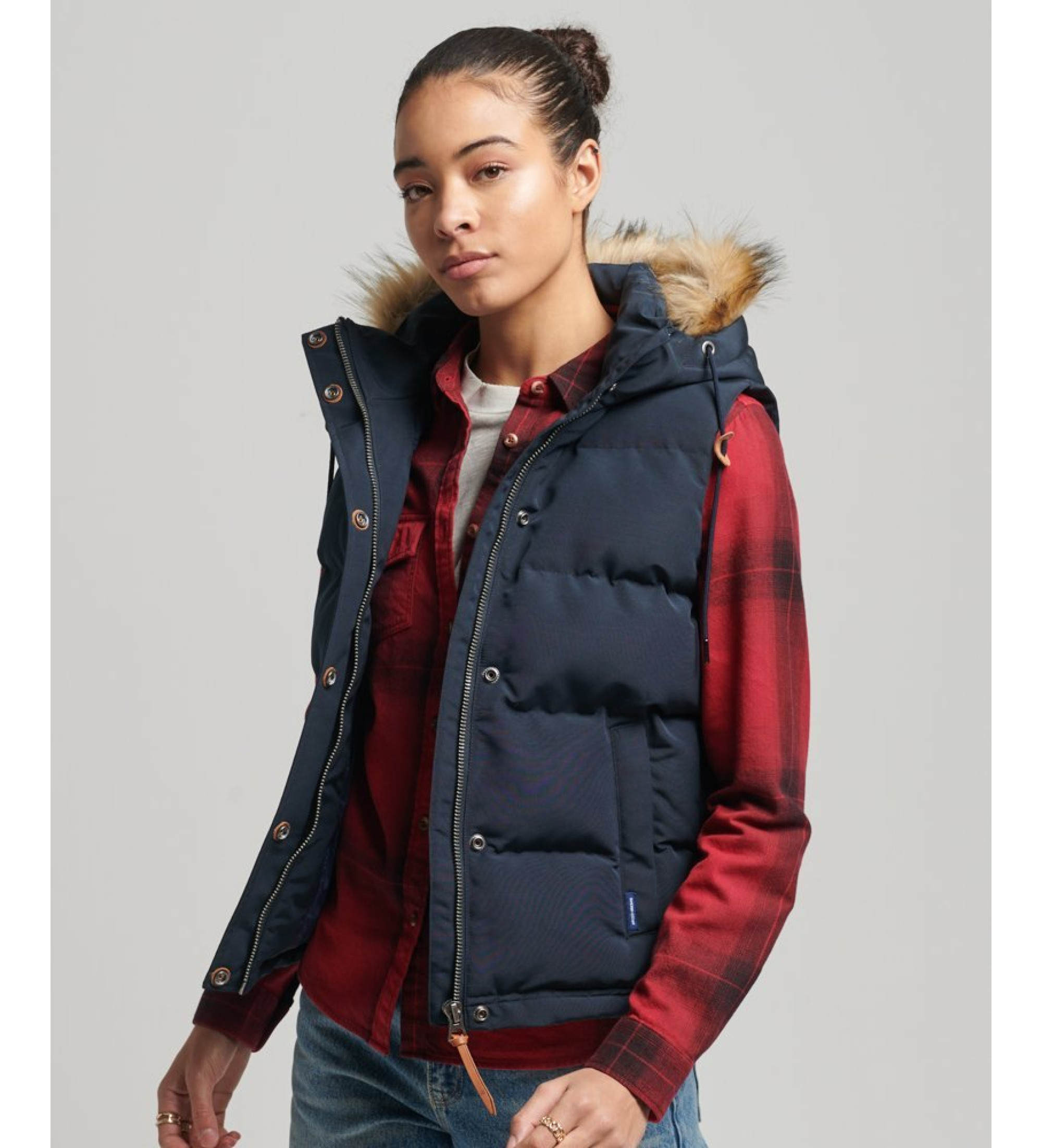 Superdry für Damen. W5011395A Weste aus Kunstfell ?Everest? in Marineblau (S), Lässig, Polyester
