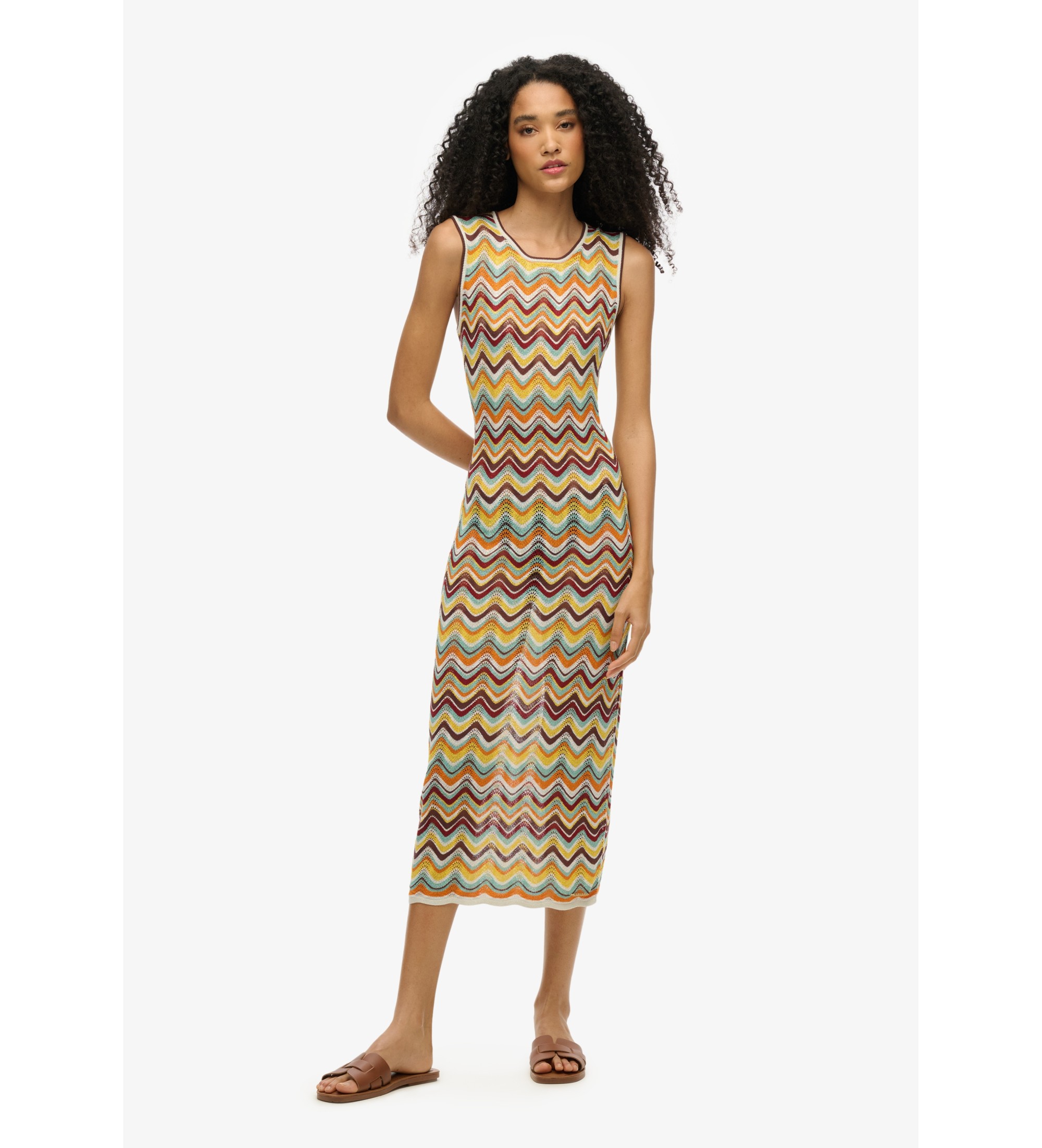 Superdry für Damen. W8011848A Mehrfarbiges Midi-Kleid aus Strick mit Zickzackmuster (M), Lässig, Viskose, Ärmellos / Hosenträger