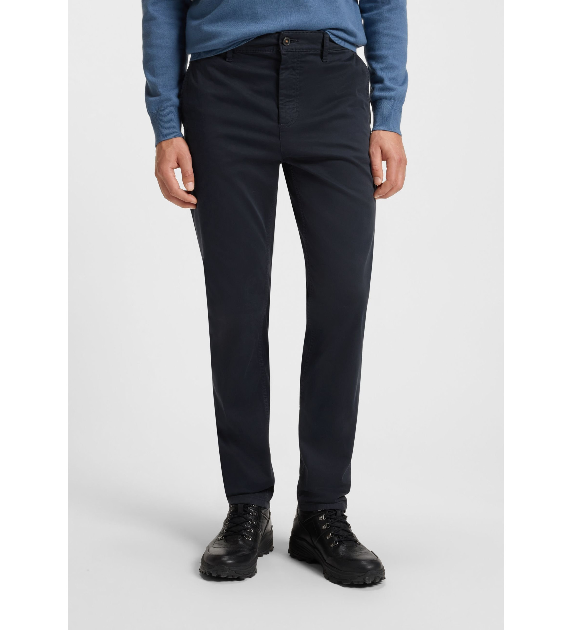 BOSS für Herren. 50510917 Marineblaue Chino-Hose mit schmal zulaufendem Schnitt (34/32), Lässig, Baumwolle
