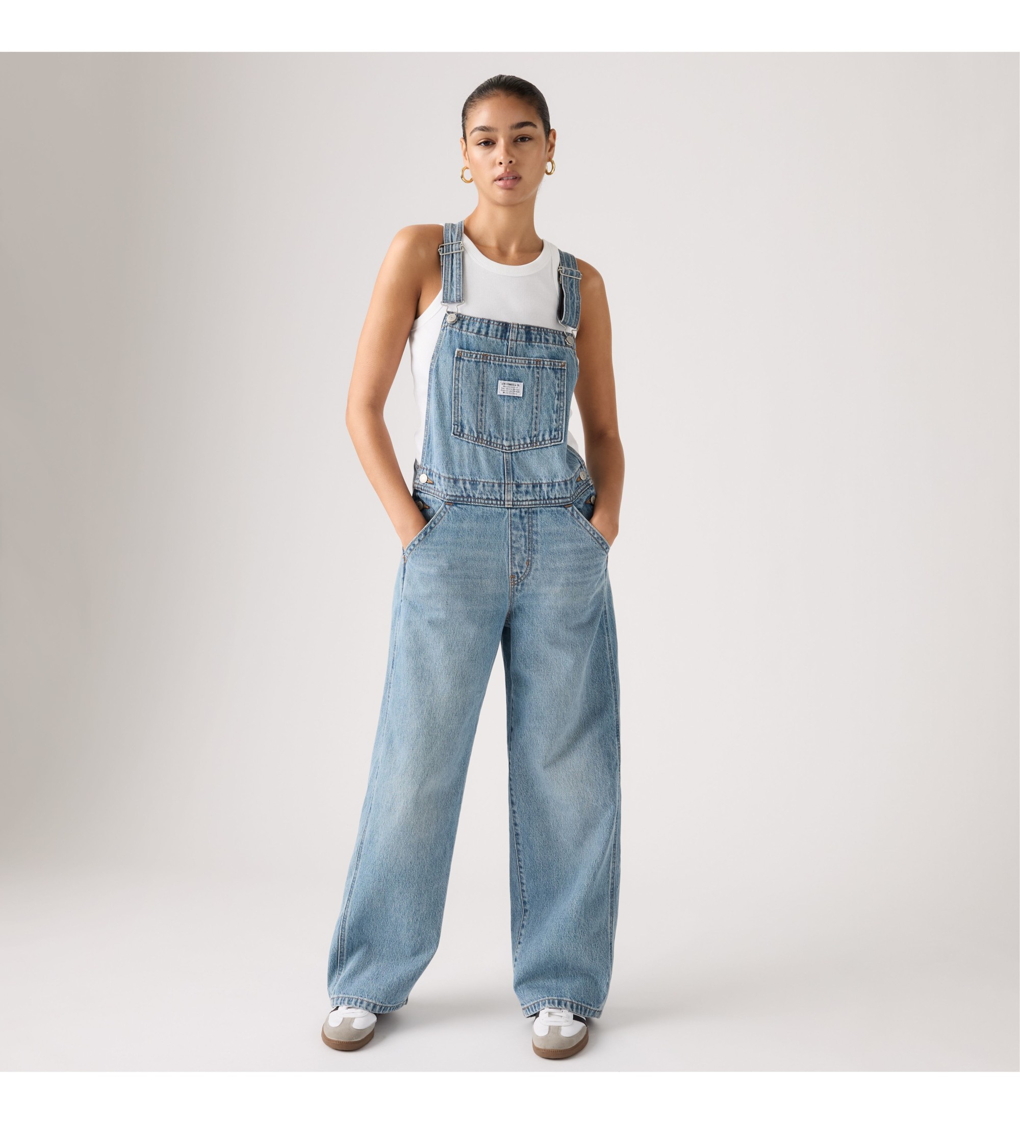 Levi's für Damen. 000UG-0004 Baggy-Latzhose in Mittelblau (XS), Lässig, Baumwolle, Denim