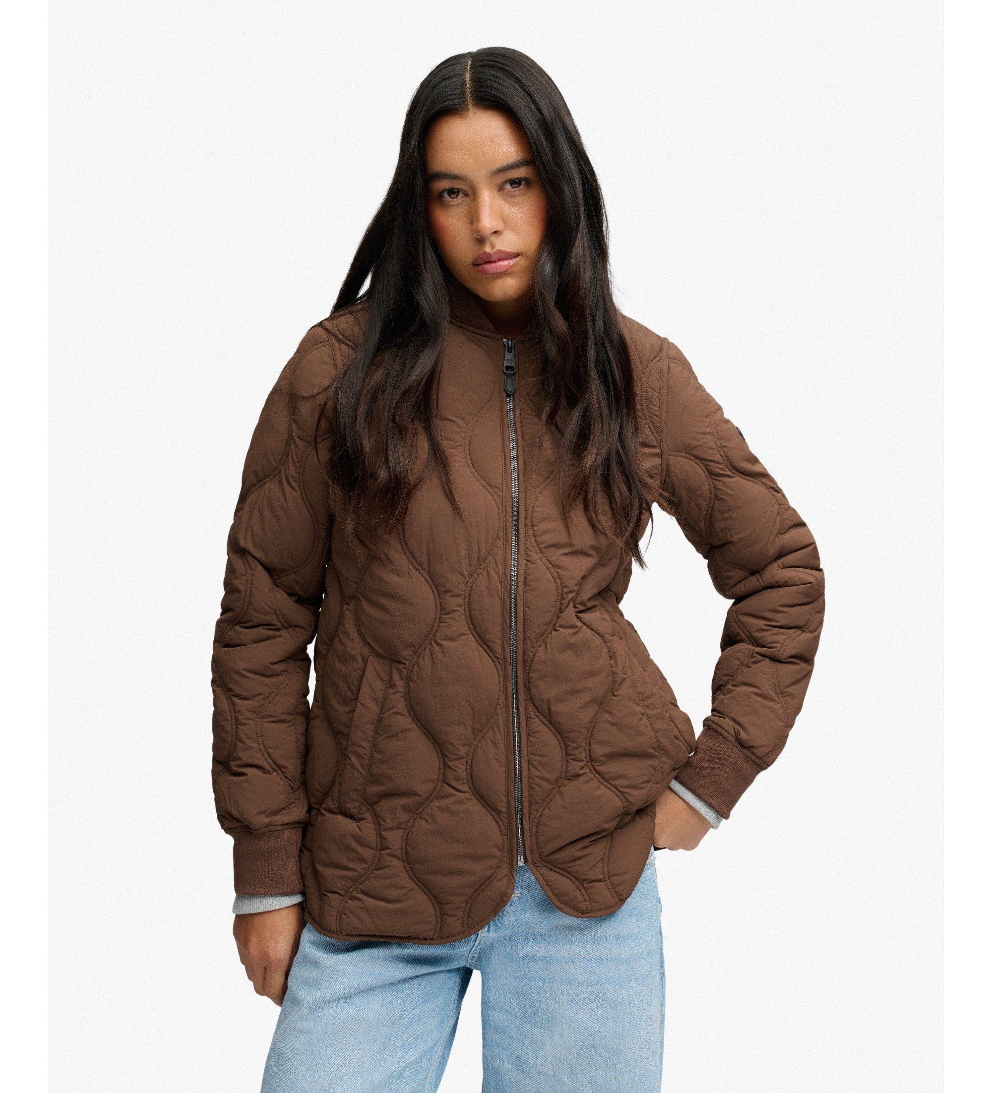 Superdry für Damen. W5012192A Braune gesteppte Onion Quilt Liner Jacke (M), Lässig, Recyceltes Nylon