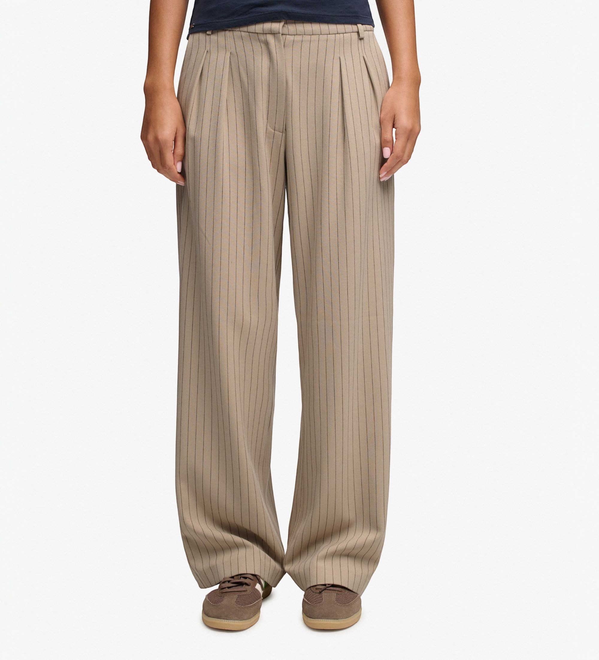Superdry für Damen. W7011248A Beige Nadelstreifenhose (M), Lässig, Klassisch, Polyester
