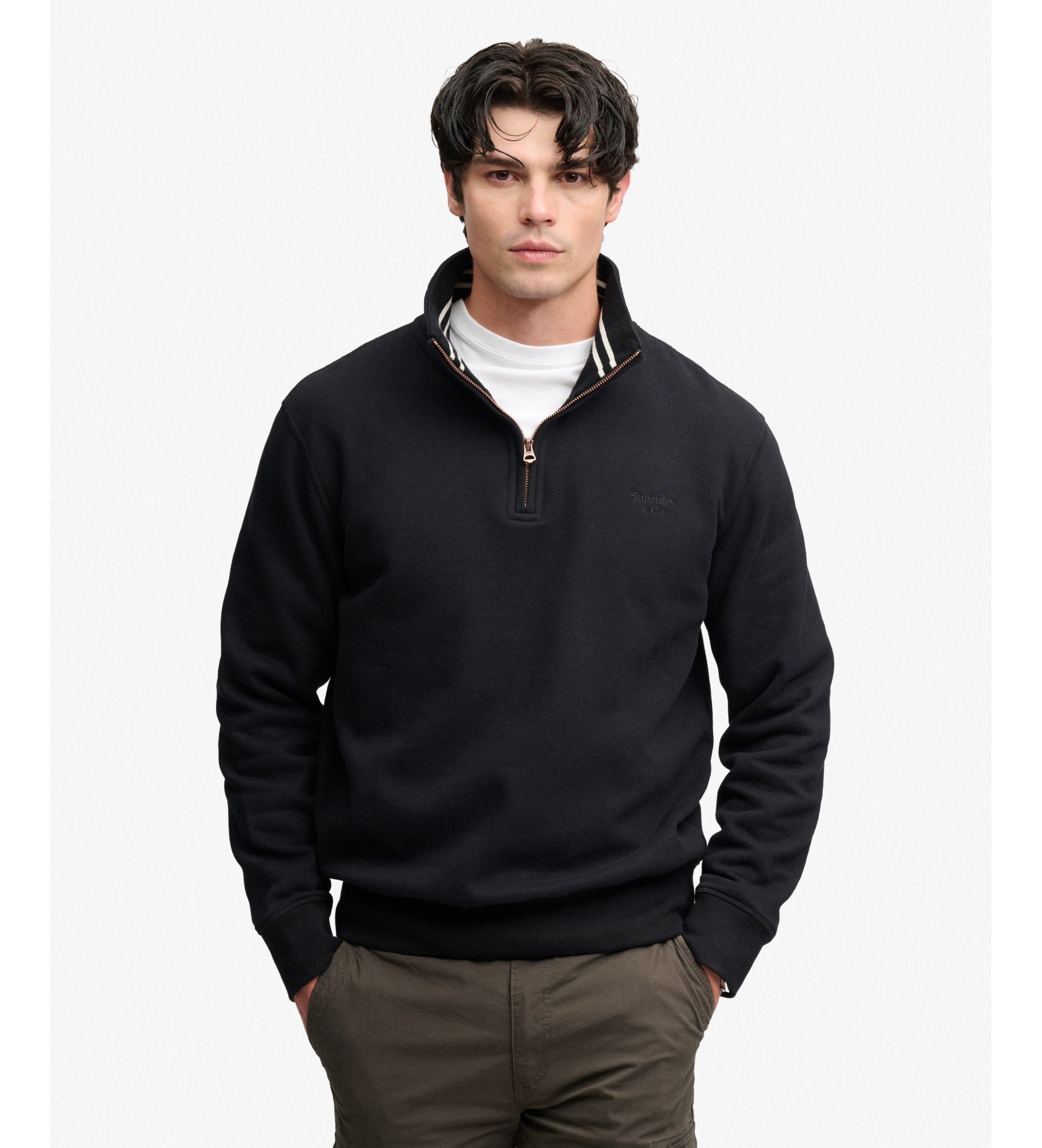 Superdry für Herren. M2014700A Sweatshirt mit halbem Reißverschluss Essential Serif Logo Half schwarz (S), Lässig, Baumwolle