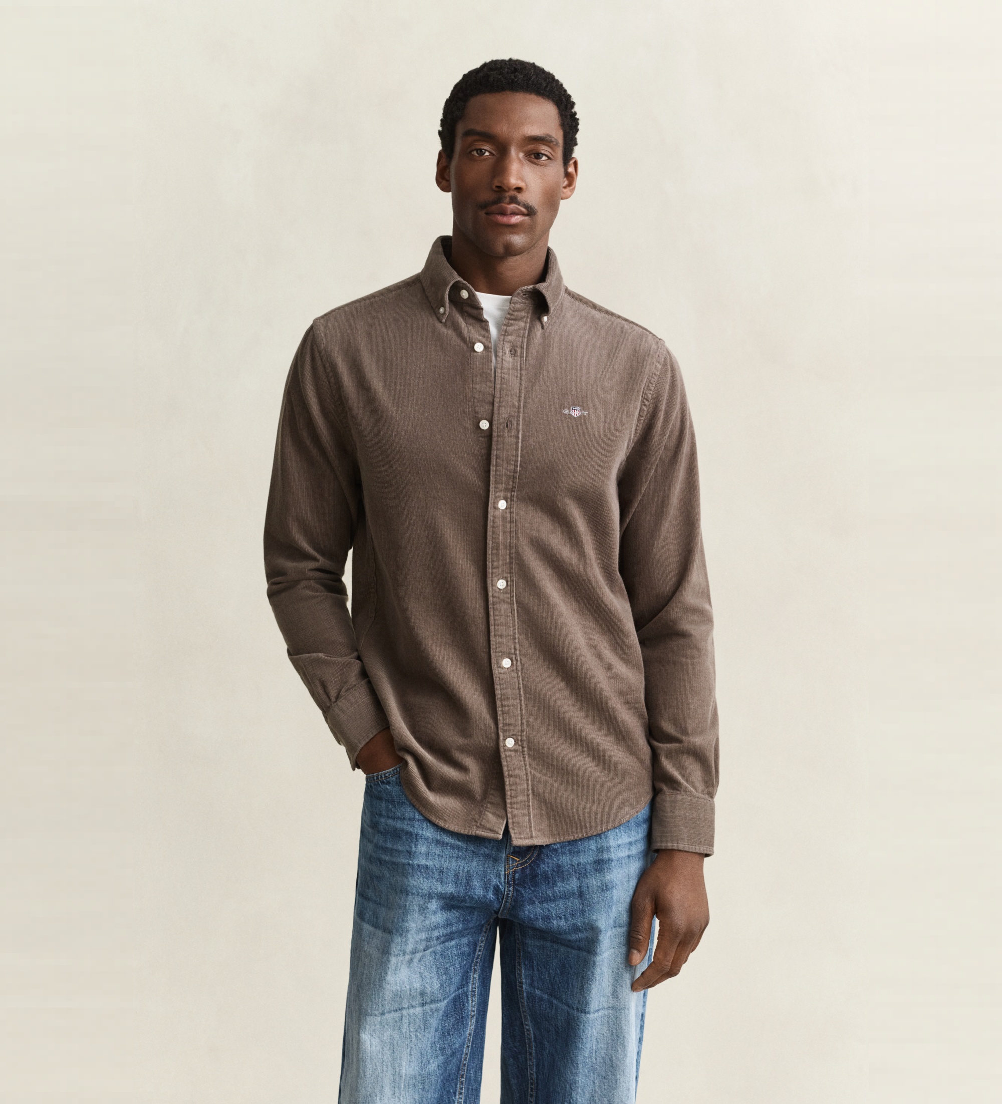Gantvoor mannen. 3250351 Bruine corduroy Archive Shield overhemd (L), Casual, Katoen, Lange mouwen