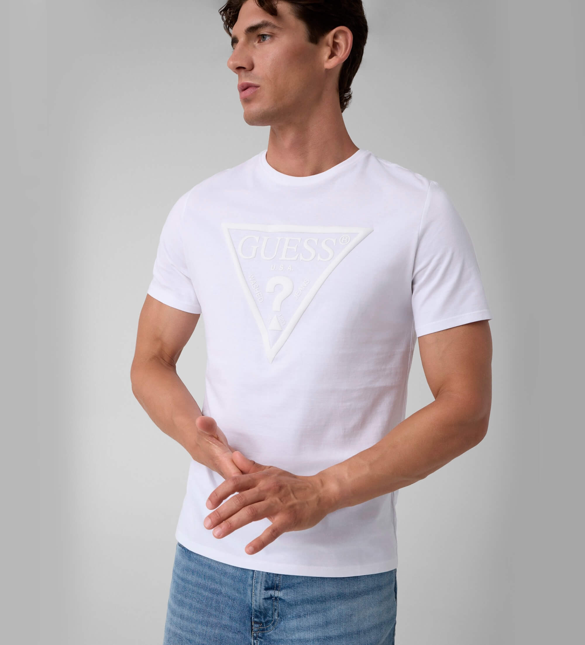 Guess für Herren. M6YI71K3745 T-Shirt mit weißem Logoaufdruck (M), Lässig, Baumwolle, Kurzarm