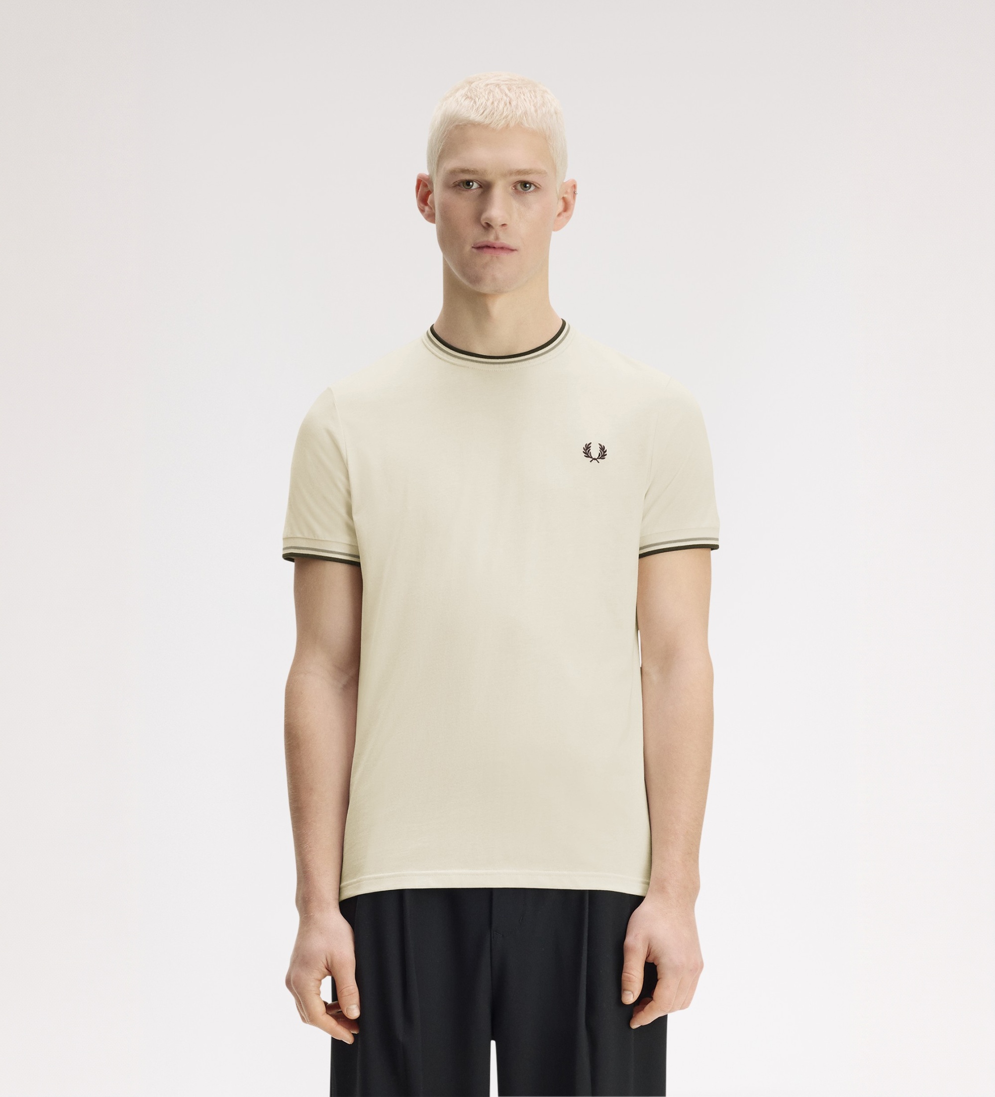 Fred Perryvoor mannen. M1588 Beige Twin Tipped T-shirt (XL), Casual, Katoen, Korte mouwen