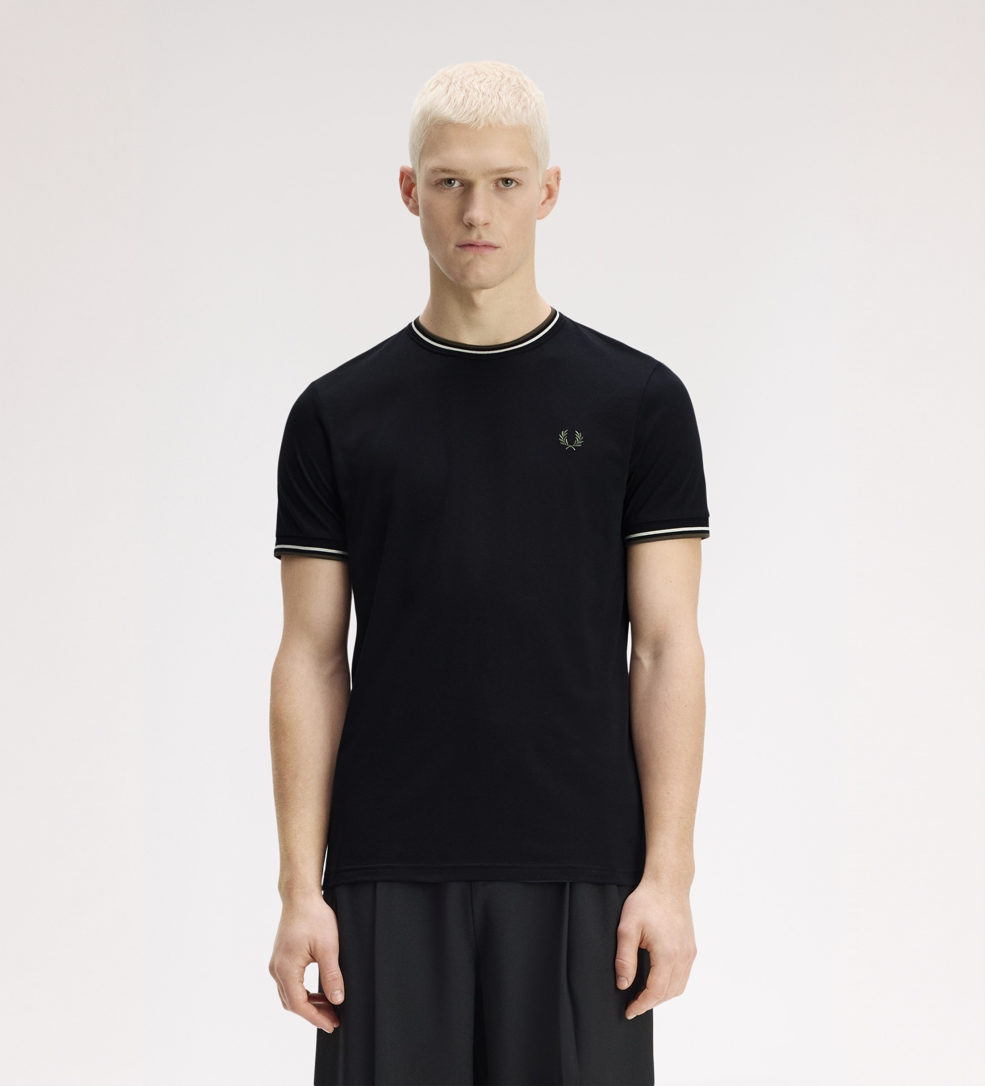 Fred Perryvoor mannen. M1588 Zwart Twin Tipped T-shirt (L), Casual, Katoen, Korte mouwen