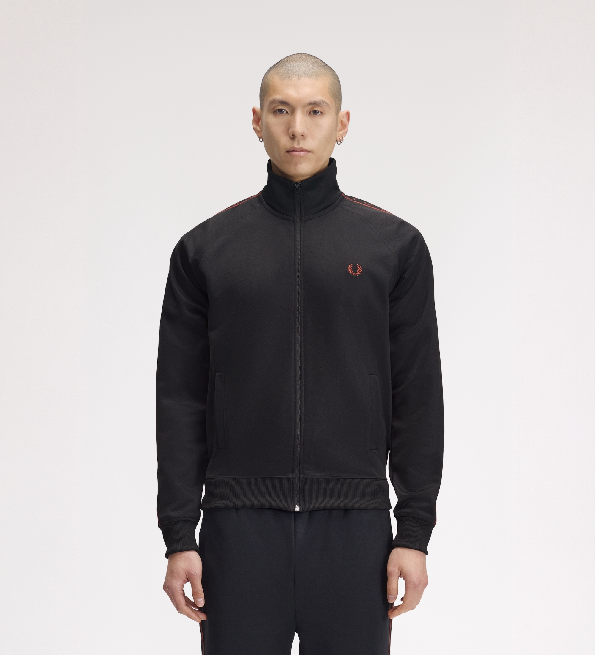 Fred Perryvoor mannen. J5557 Zwart Contrast Tape trainingsjack (M), Casual, Sportief, Meerdere sporten, Gerecycled polyester