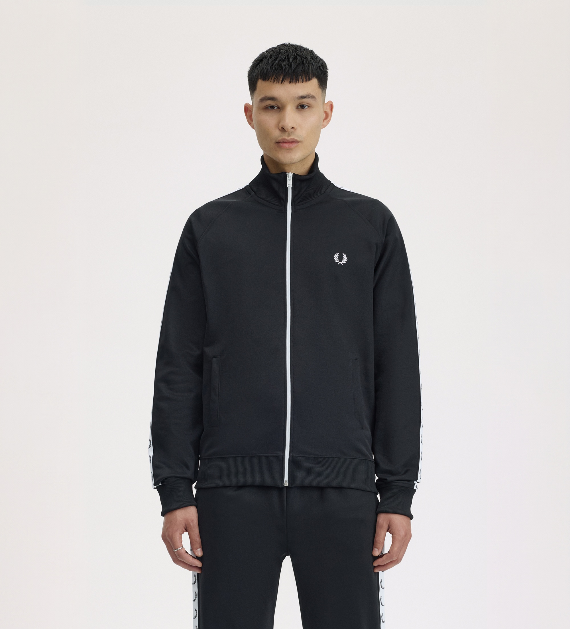 Fred Perryvoor mannen. J4620 Zwart Taped trainingsjack (XL), Casual, Sportief, Polyester