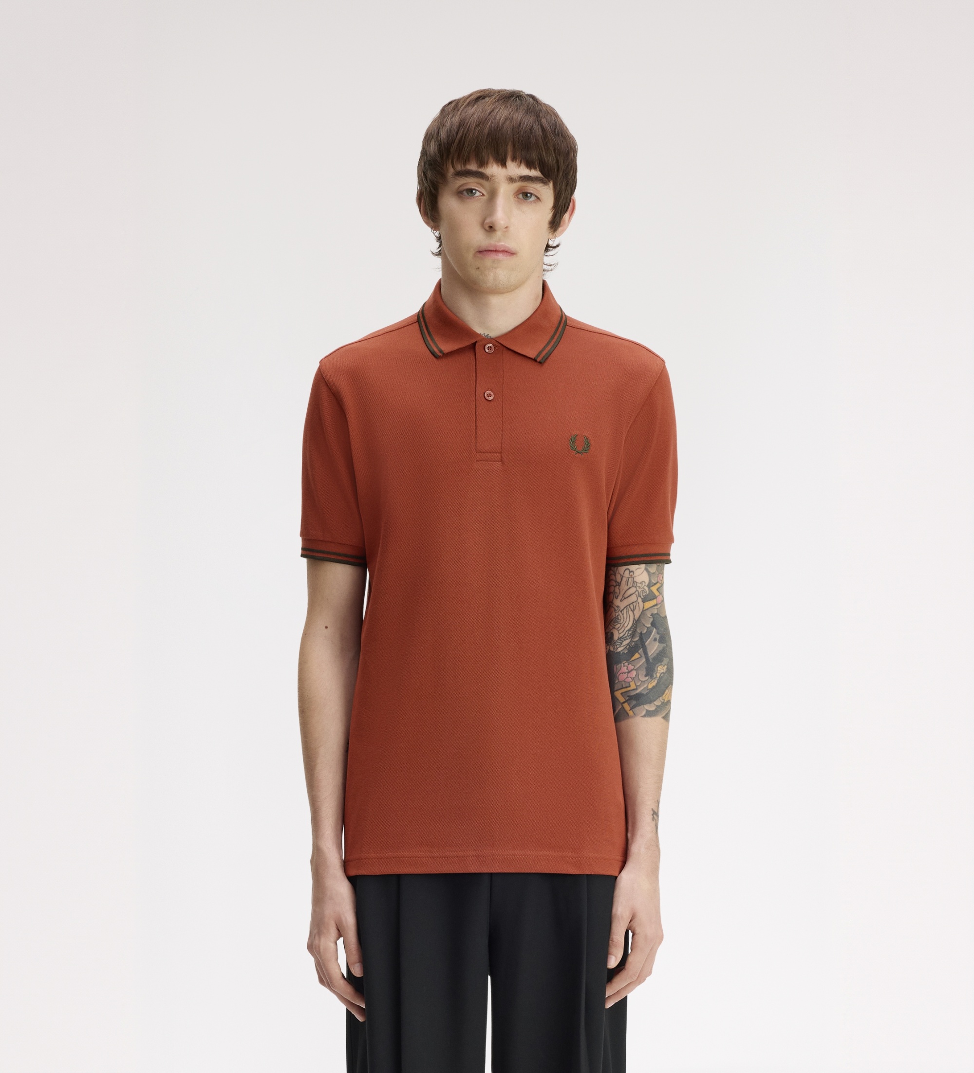Fred Perryvoor mannen. M3600 Oranje polo met gestreepte boord (L), Casual, Katoen, Korte mouwen