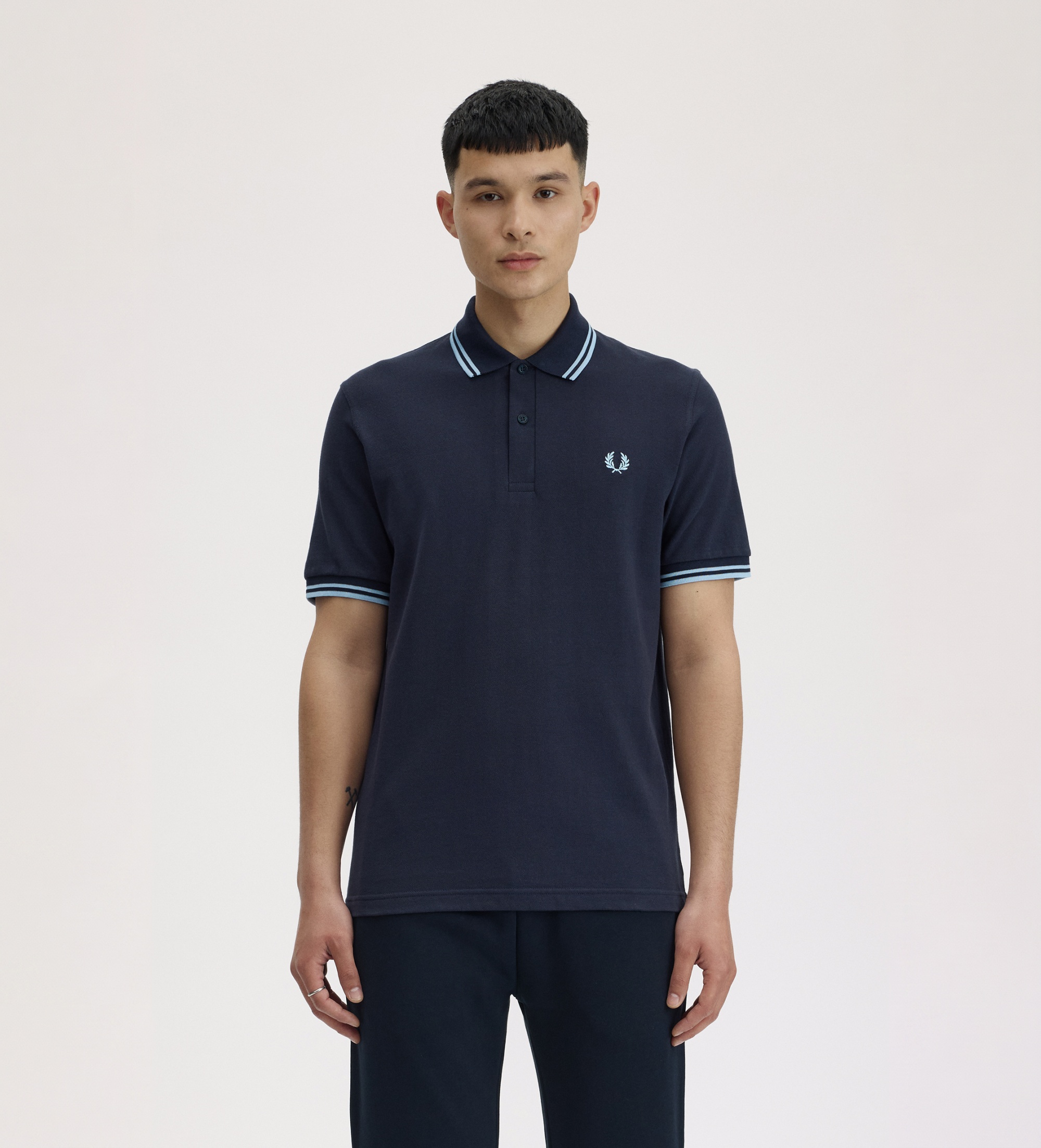 Fred Perryvoor mannen. M12 Polo met contrasterende kraag en mouwen Engeland marineblauw (38), Casual, Katoen, Klassiek, Korte mouwen