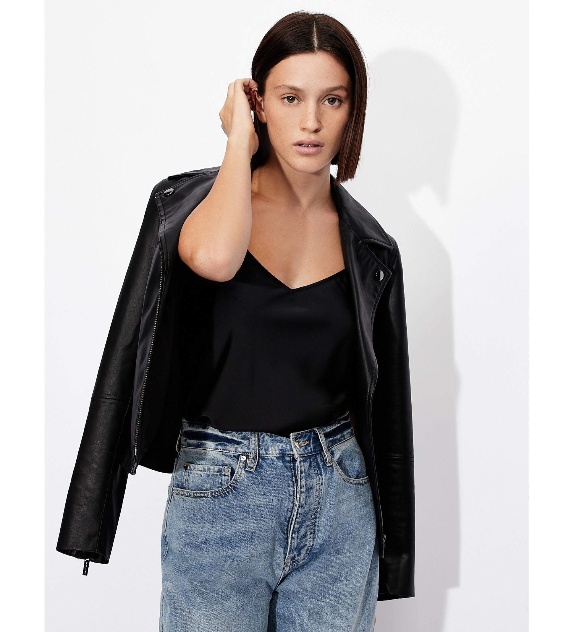A|X Armani Exchange für Damen. 8NYH05YNZ5Z1200 Satin-T-Shirt schwarz (S), Lässig, Polyester, Ärmellos / Hosenträger