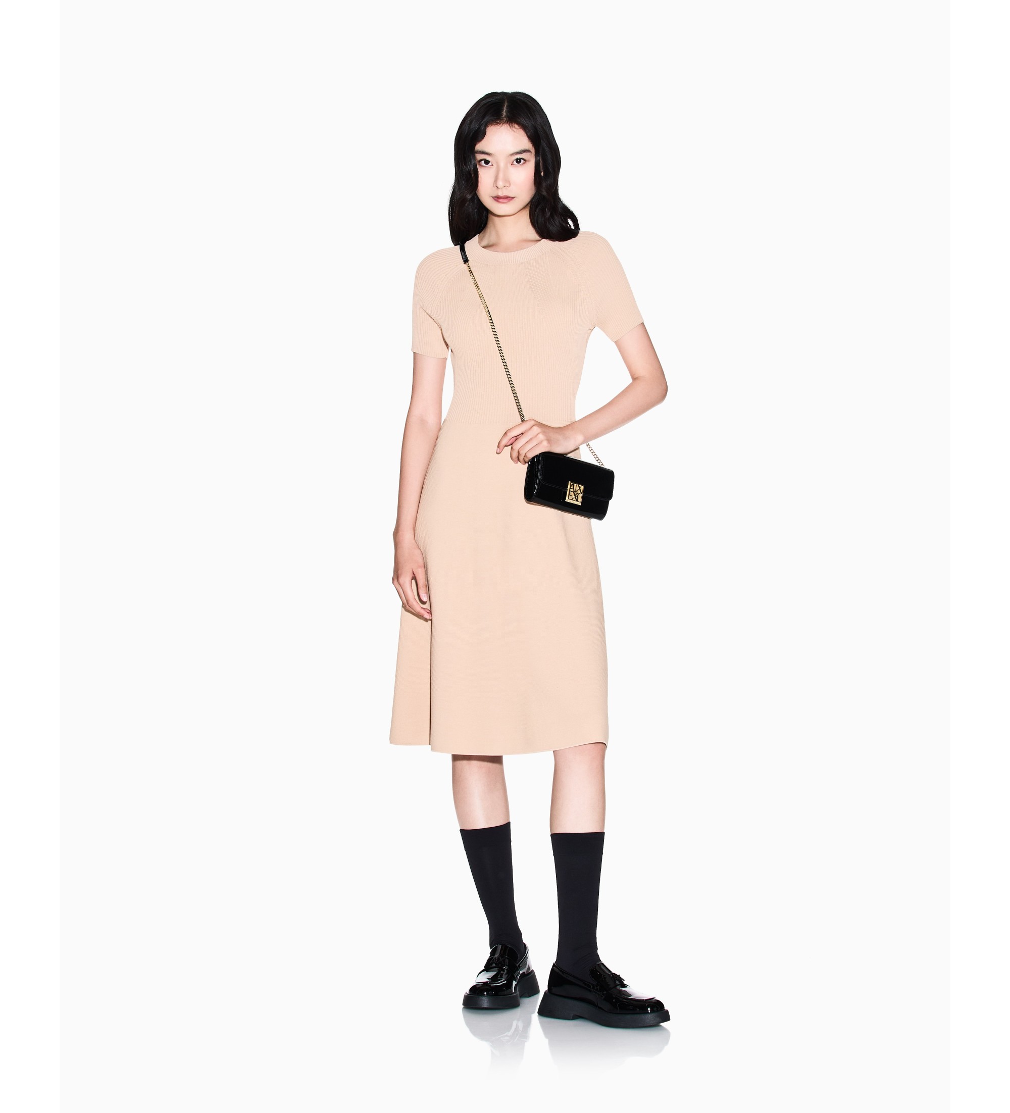 A|X Armani Exchange für Damen. XW001885AF10352U6149 Silhouette beigefarbenes Kleid (L), Lässig, Klassisch, Viskose, Kurzarm