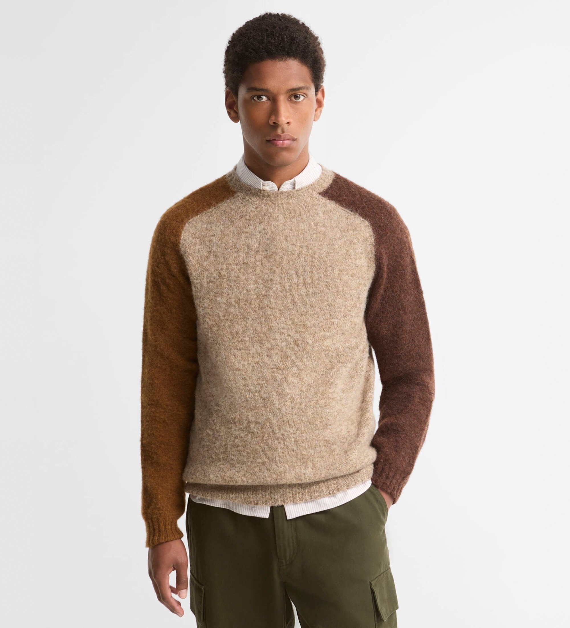 Barbourvoor mannen. MKN1765 Bruine Scottish Made kleurenblok trui van wol (M), Beige, Casual, Lange mouwen