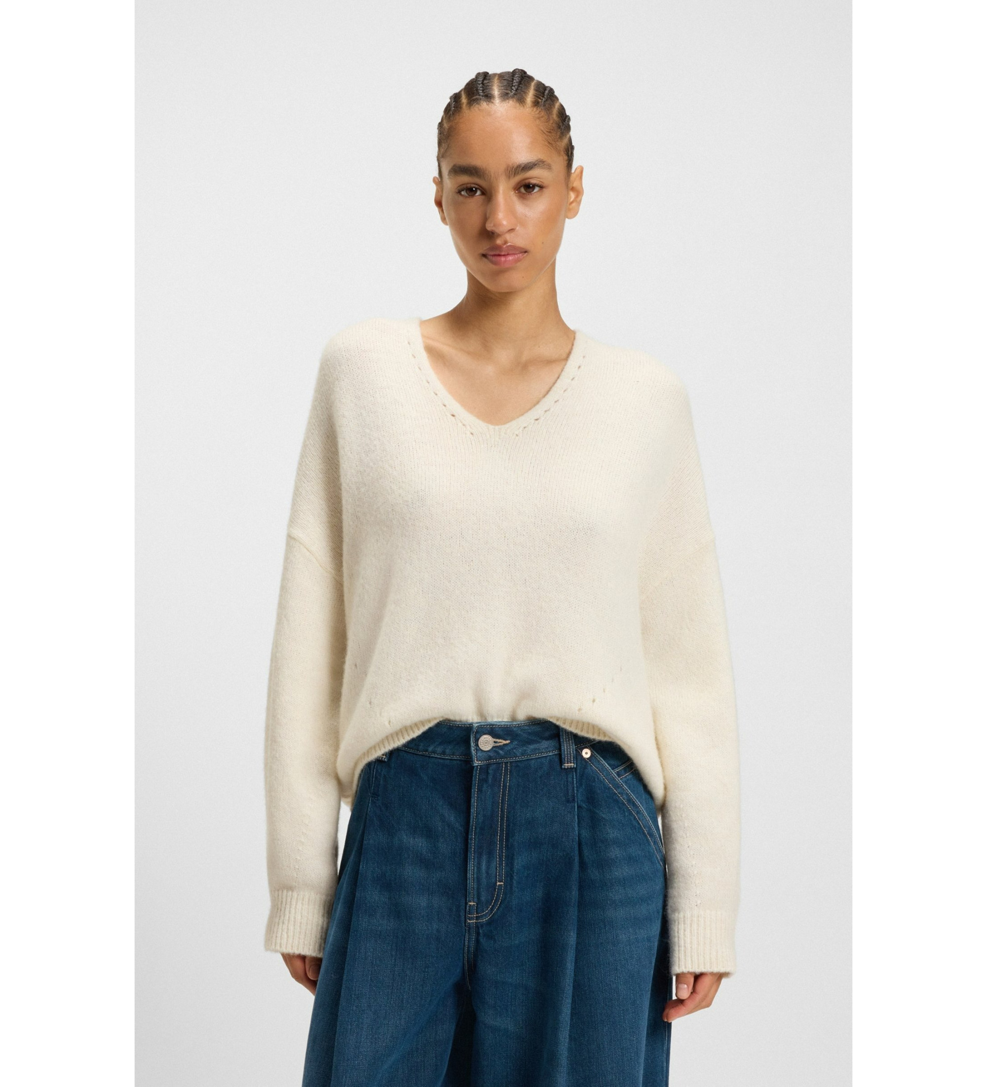 BOSS für Damen. 50550464 Pullover mit V-Ausschnitt aus beigem italienischem Garn (S), Lässig, Polyamid