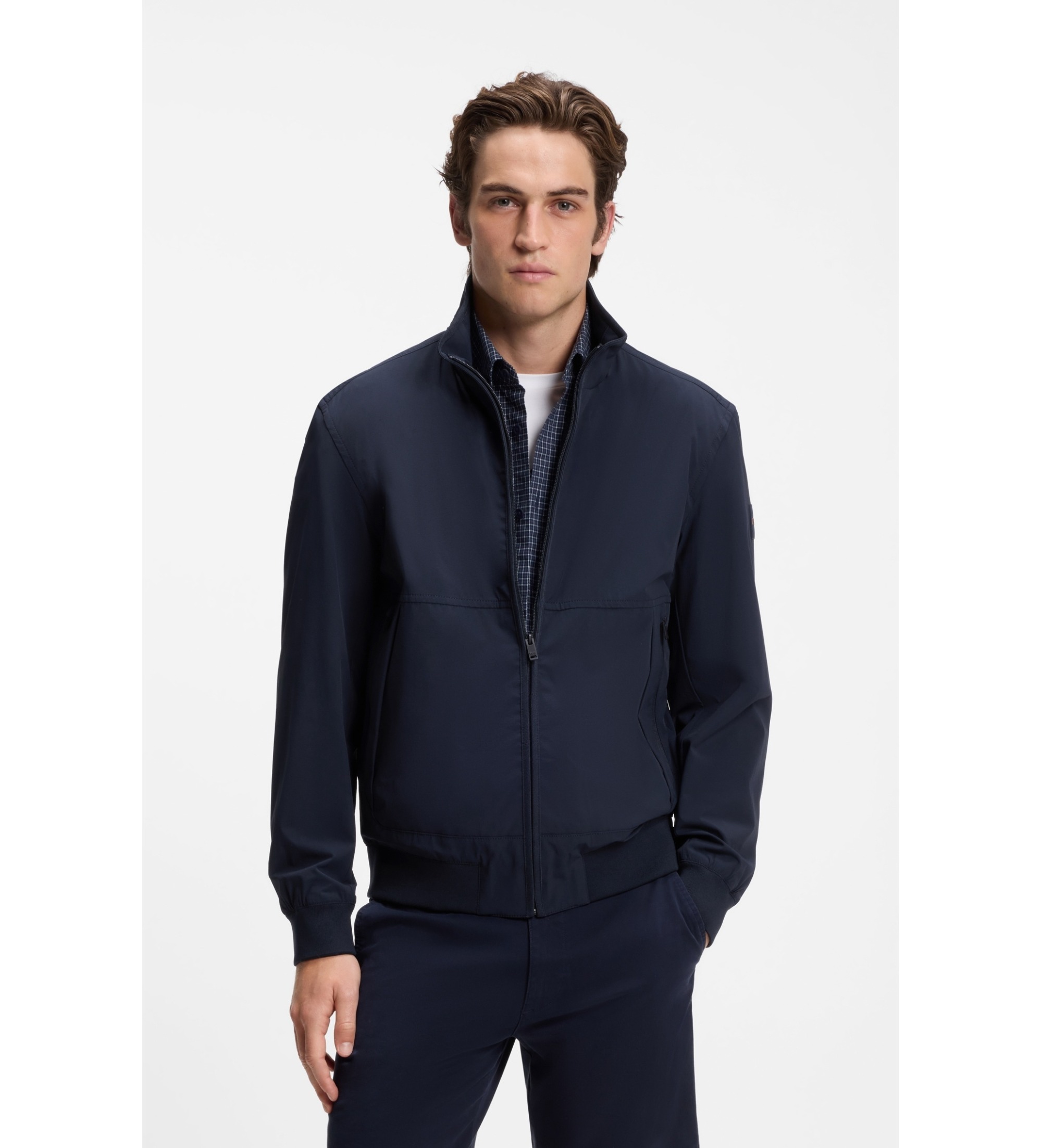 BOSS für Herren. 50560986 Wasserabweisende Softshelljacke mit abnehmbaren Ärmeln marineblau (46), Lässig, Synthetisch
