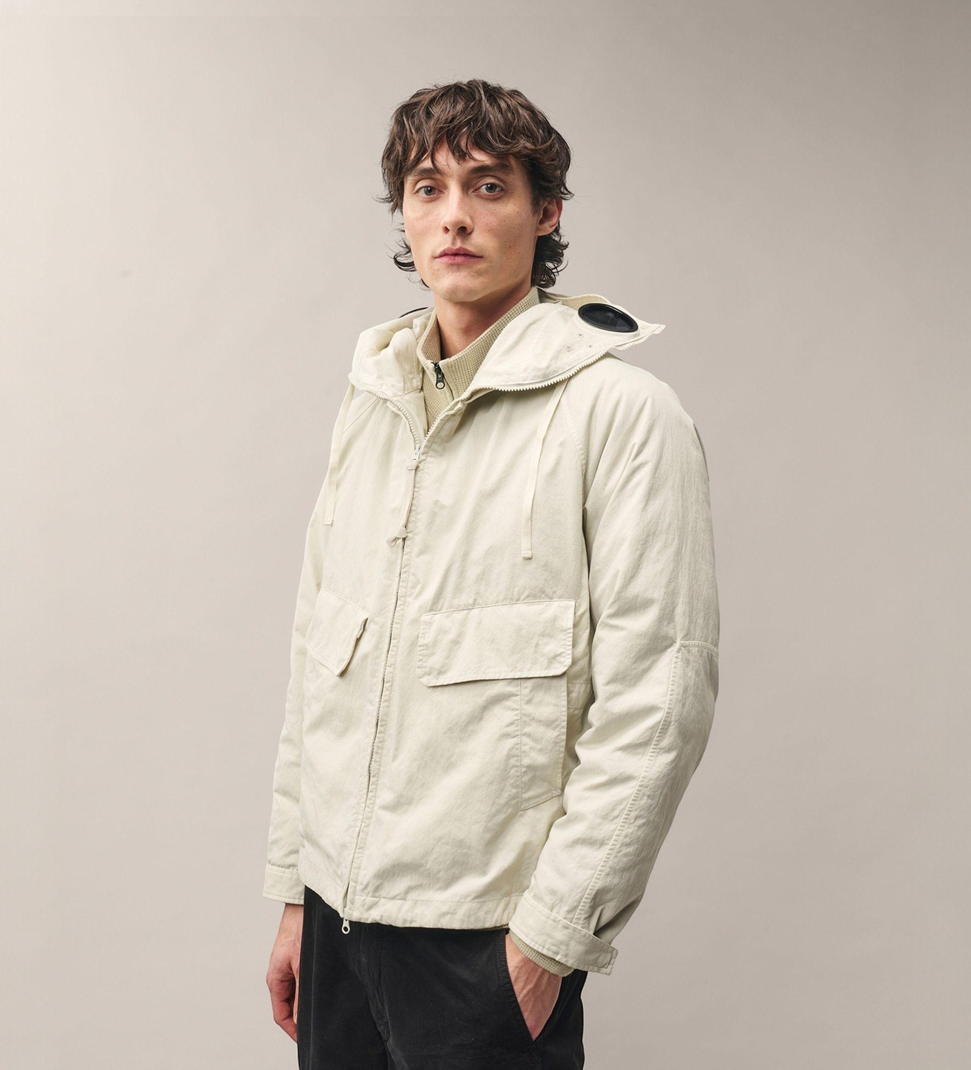 C.P. Company für Herren. 21CMOW078A110305G Beige Halbjacke (L), Lässig, Polyamid