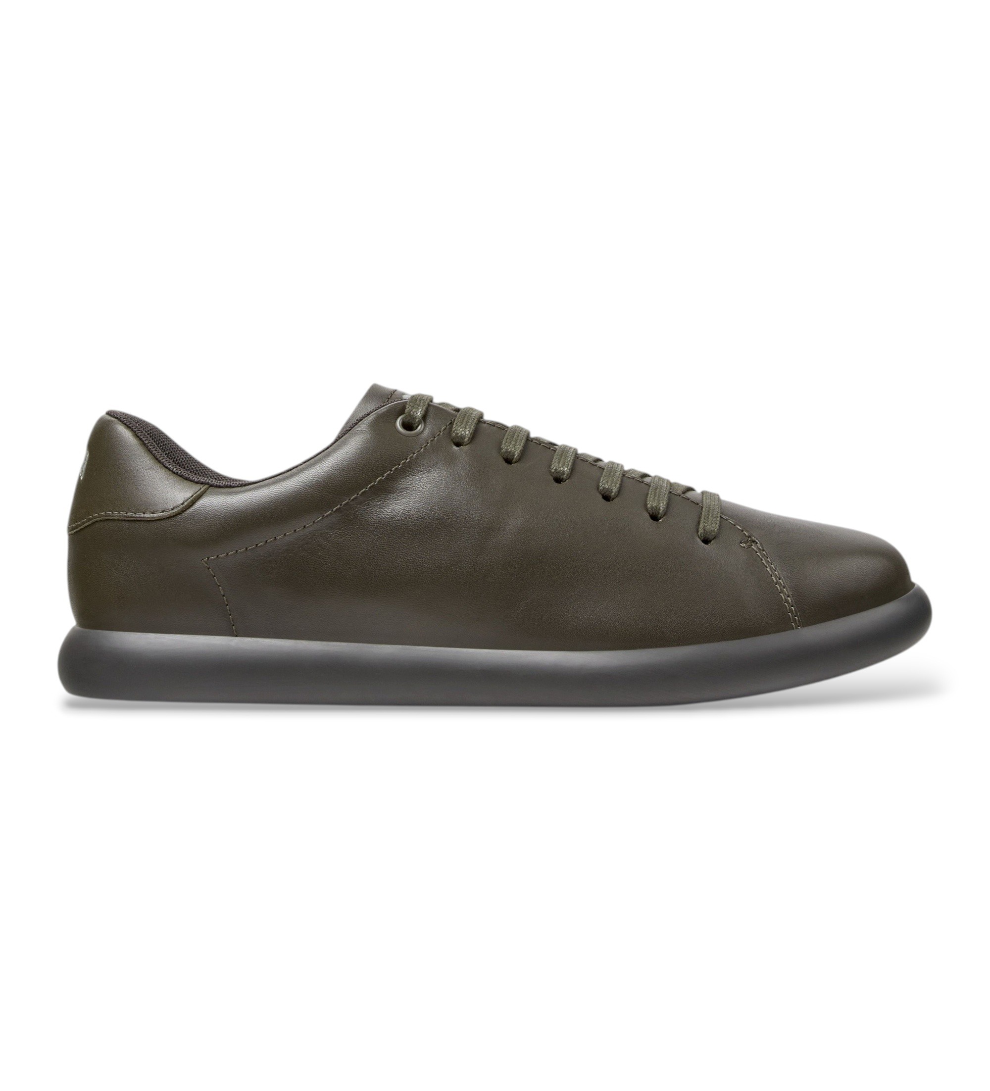 Camper für Herren. K101003-014 Zapatillas de piel Pelotas Soller verde (46), Leder, Wohnung, Keine, Lässig, Grün