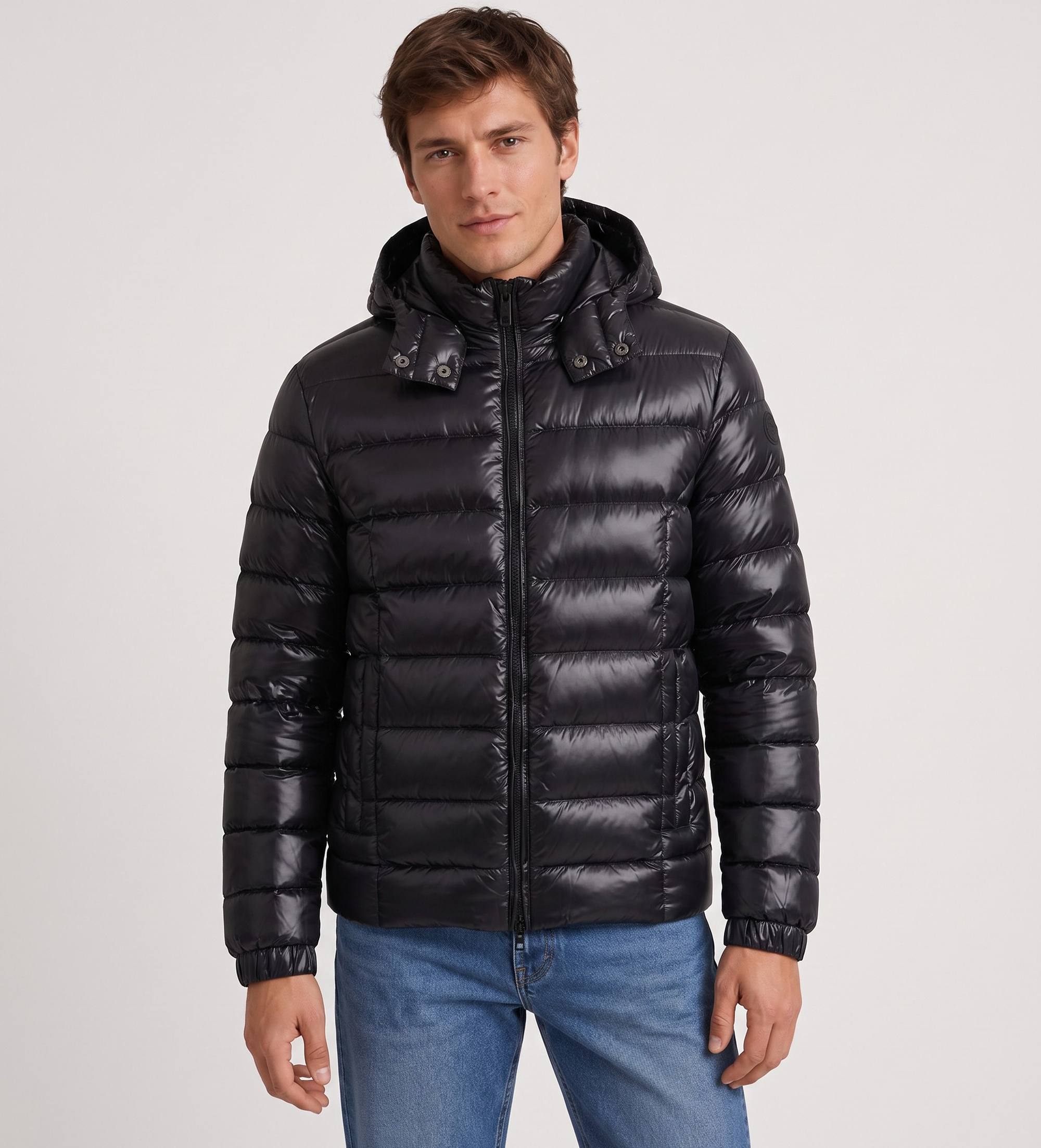 Colmar für Herren. 1271 Glänzende schwarze Kapuzenjacke mit schwarzer Kapuze (48), Lässig, Recyceltes Polyester, Nachhaltig
