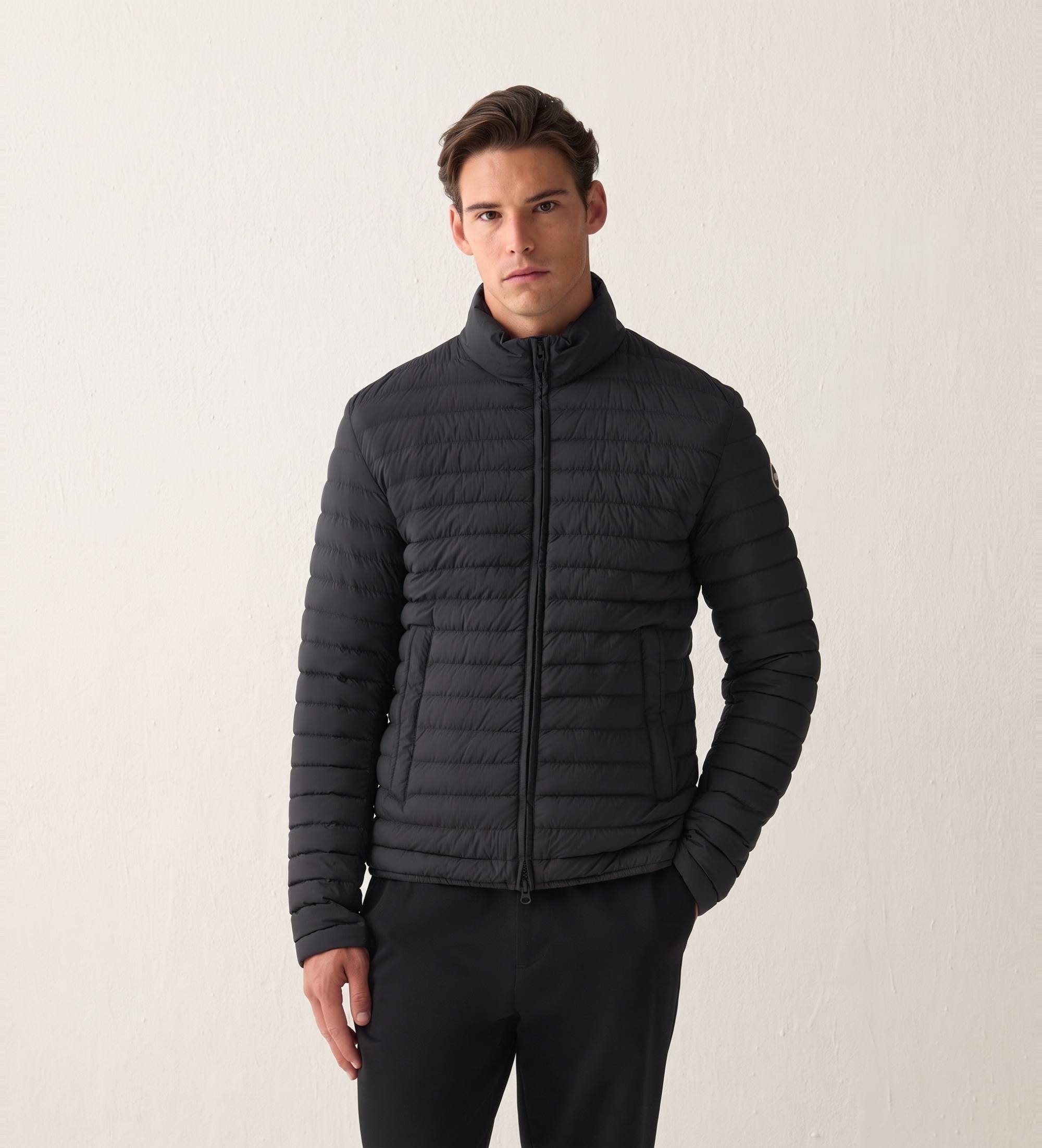 Colmar für Herren. 1246 Leichte Daunenjacke mit schwarzem Steppkragen (52), Lässig, Recyceltes Polyester, Nachhaltig