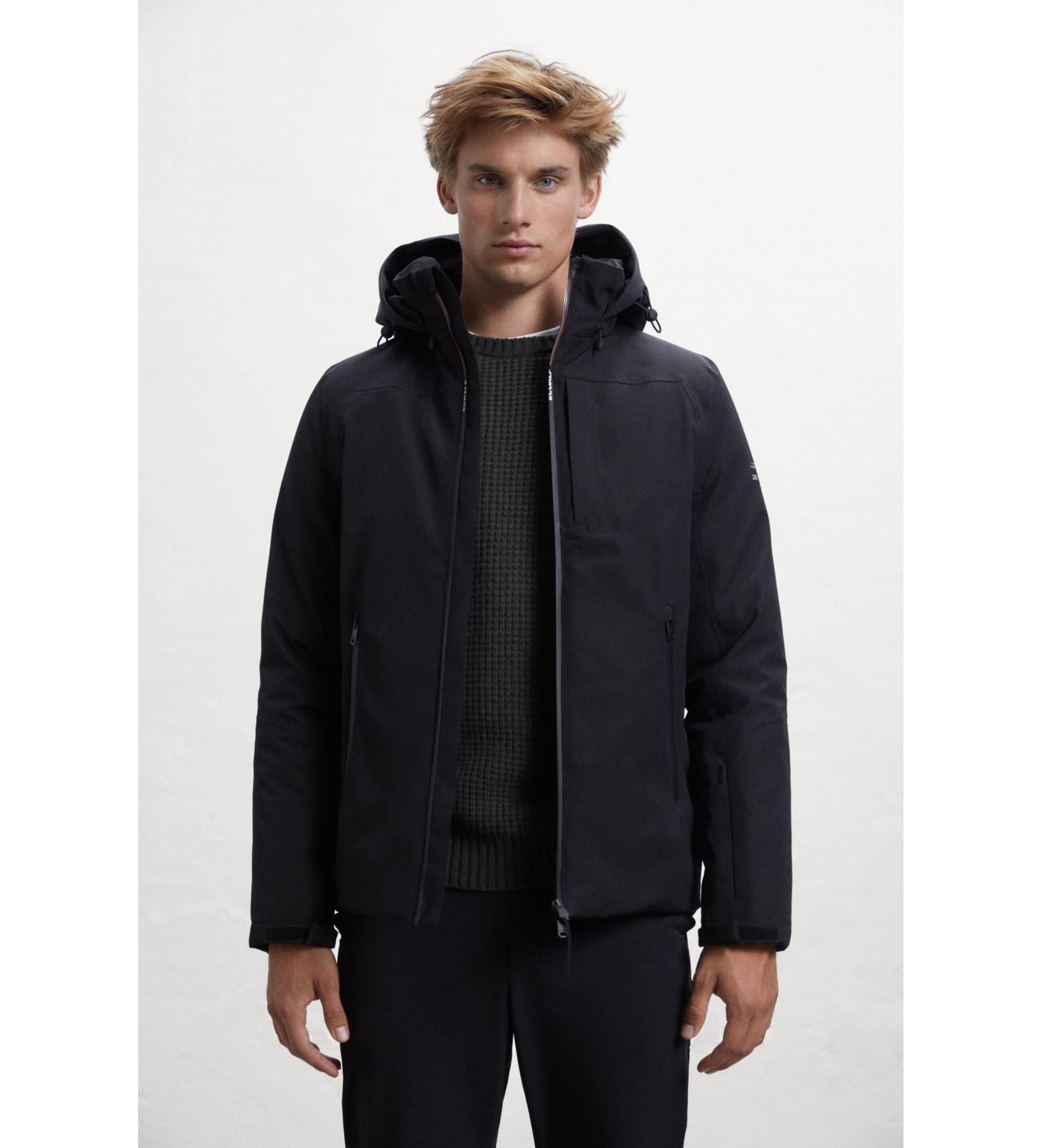 ECOALF für Damen. GAJKAKTUA0016WW23-319 Jacke AKTUA schwarz (L), Lässig, Langarm, Recyceltes Polyester, Nachhaltig