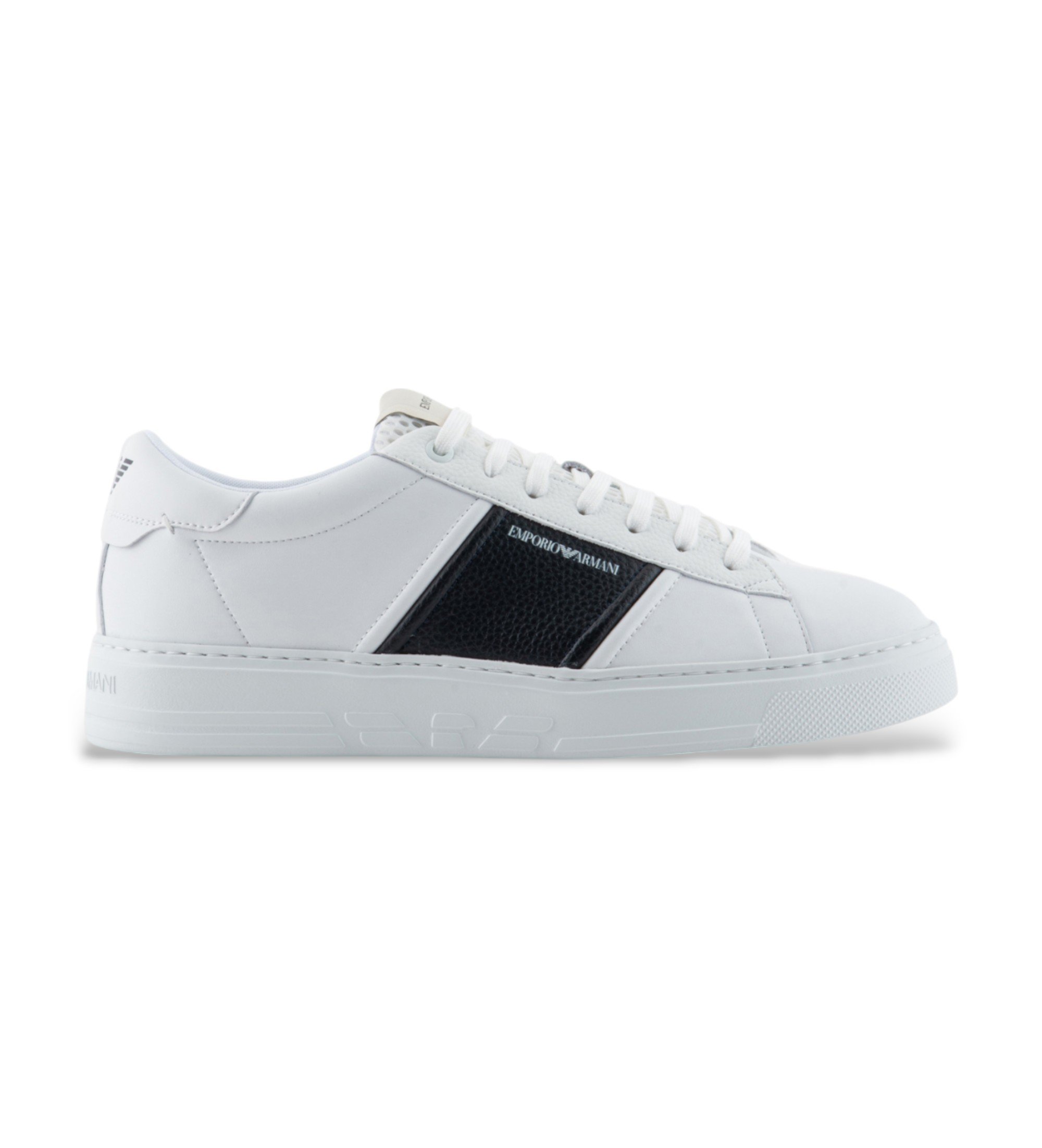 Emporio Armani für Herren. EM003701_AF18017 Weißes Modell Leder Turnschuhe (45), Wohnung, Schnürsenkel, Lässig