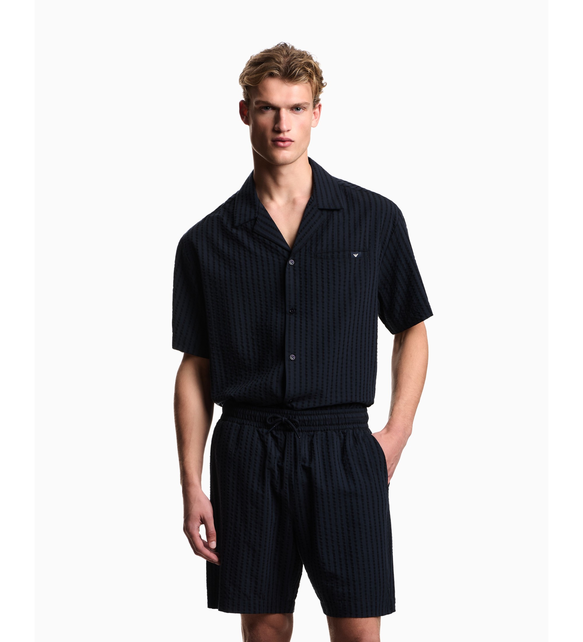 Emporio Armani für Herren. EM000683_AF20430 Bermudashorts Beach navy (M), Lässig, Lyocell, Marine