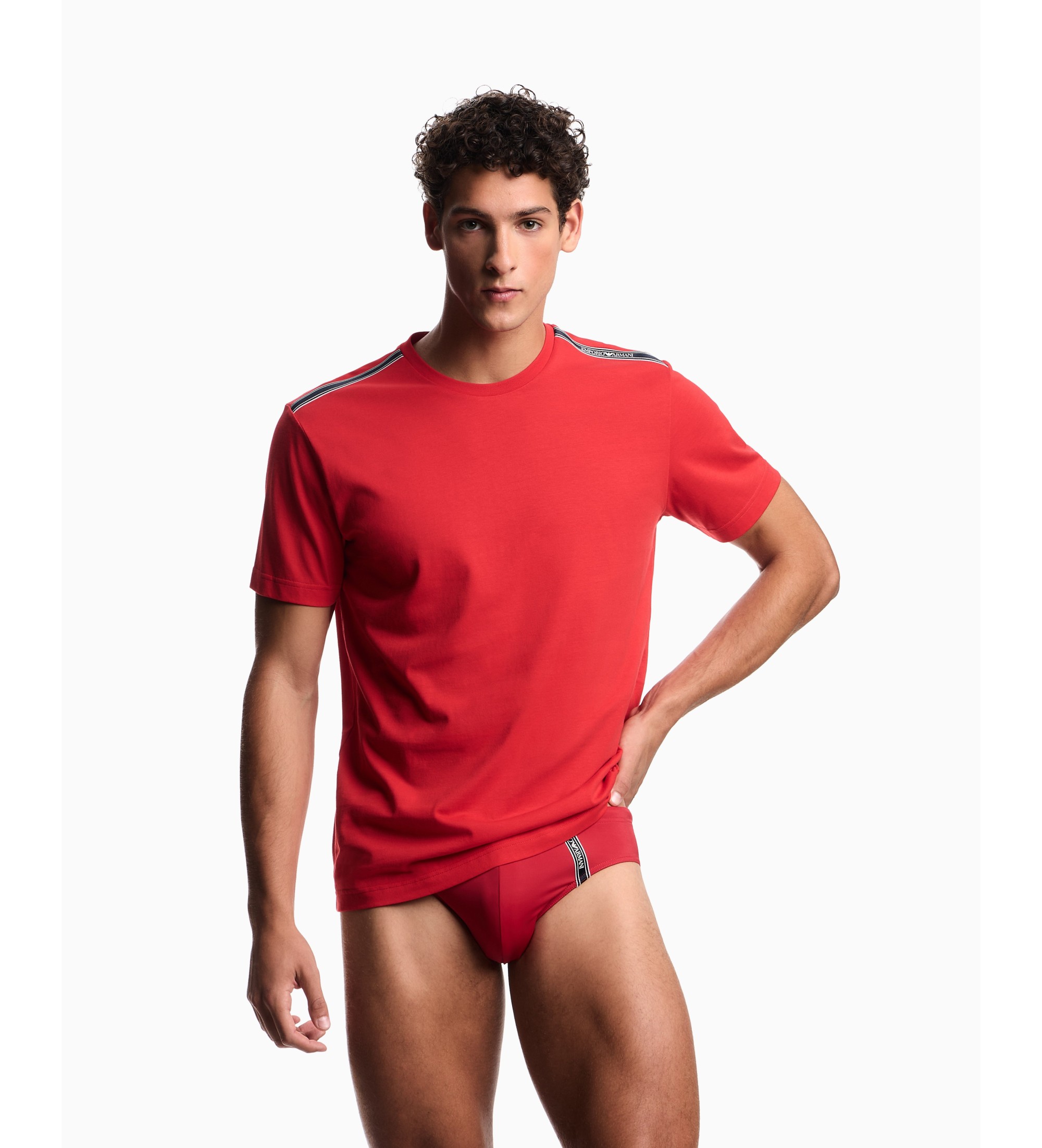 Emporio Armani für Herren. EM000574_AF20426 T-Shirt Intensives Rot (S), Lässig, Baumwolle, Kurzarm