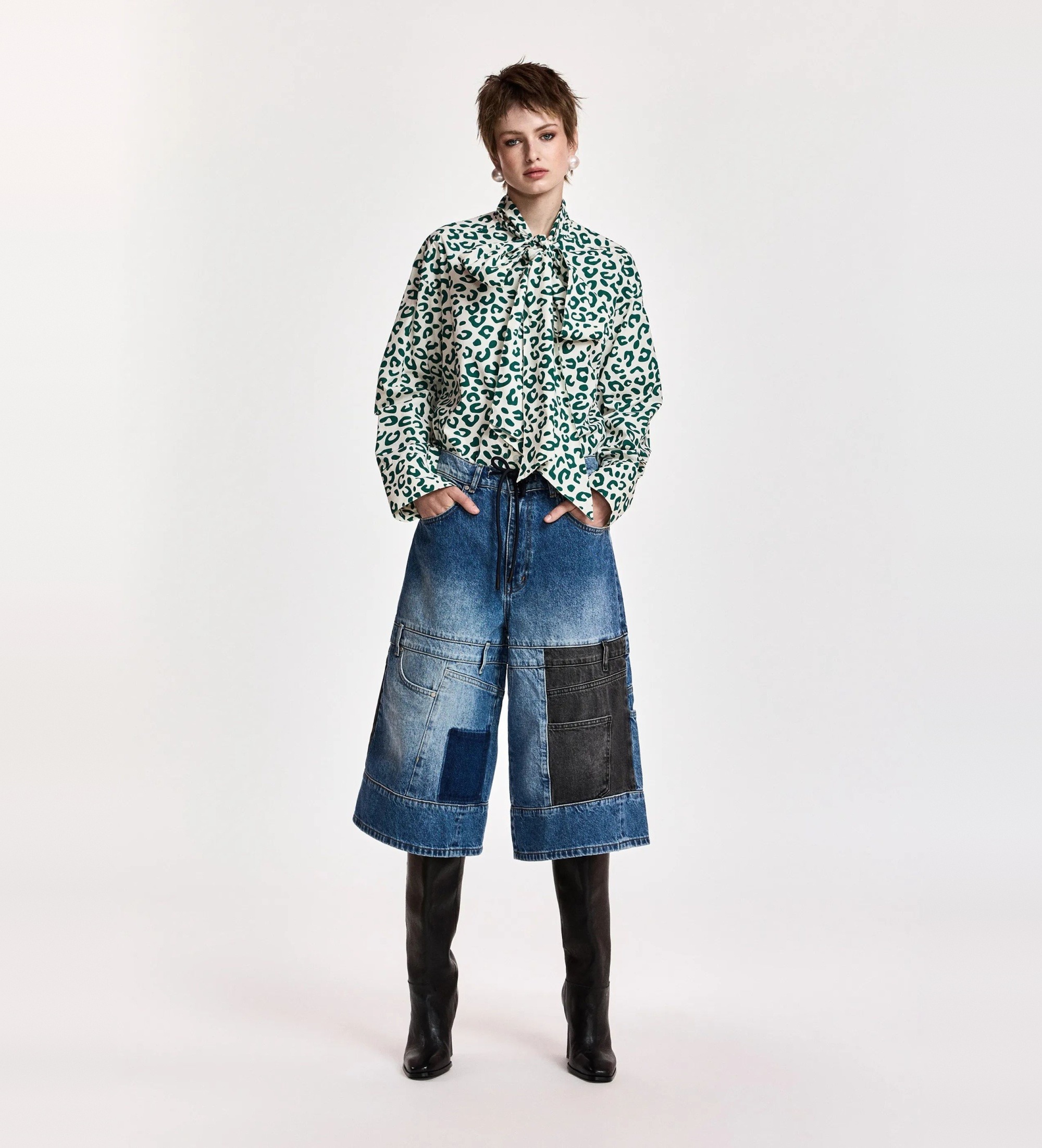 Essentiel Antwerpvoor vrouwen. KEA Blauwe tweedelige patchwork jeans (25), Casual, Katoen, Denim