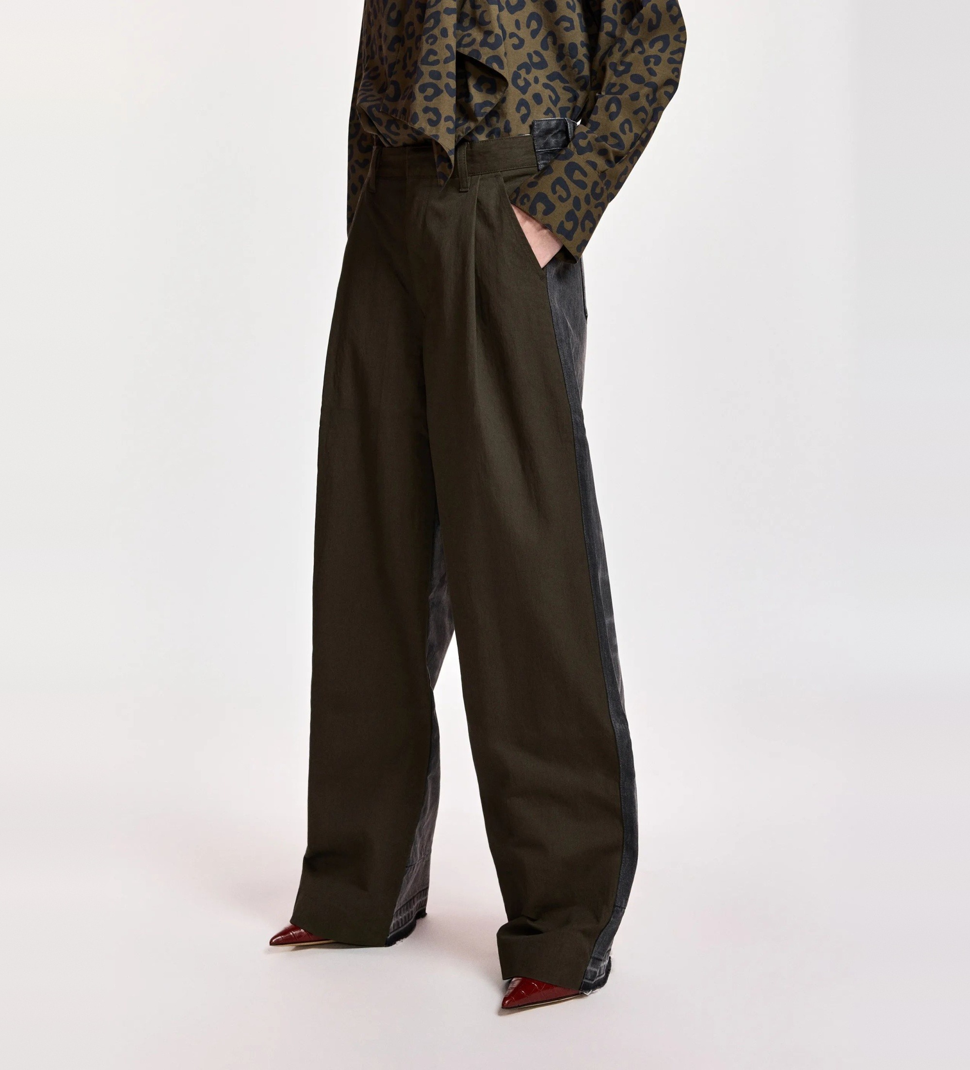 Essentiel Antwerp für Damen. KRISP Hose mit weitem Bein aus zwei Stoffen Khaki, Schwarz (36), Lässig, Grün, Polyamid