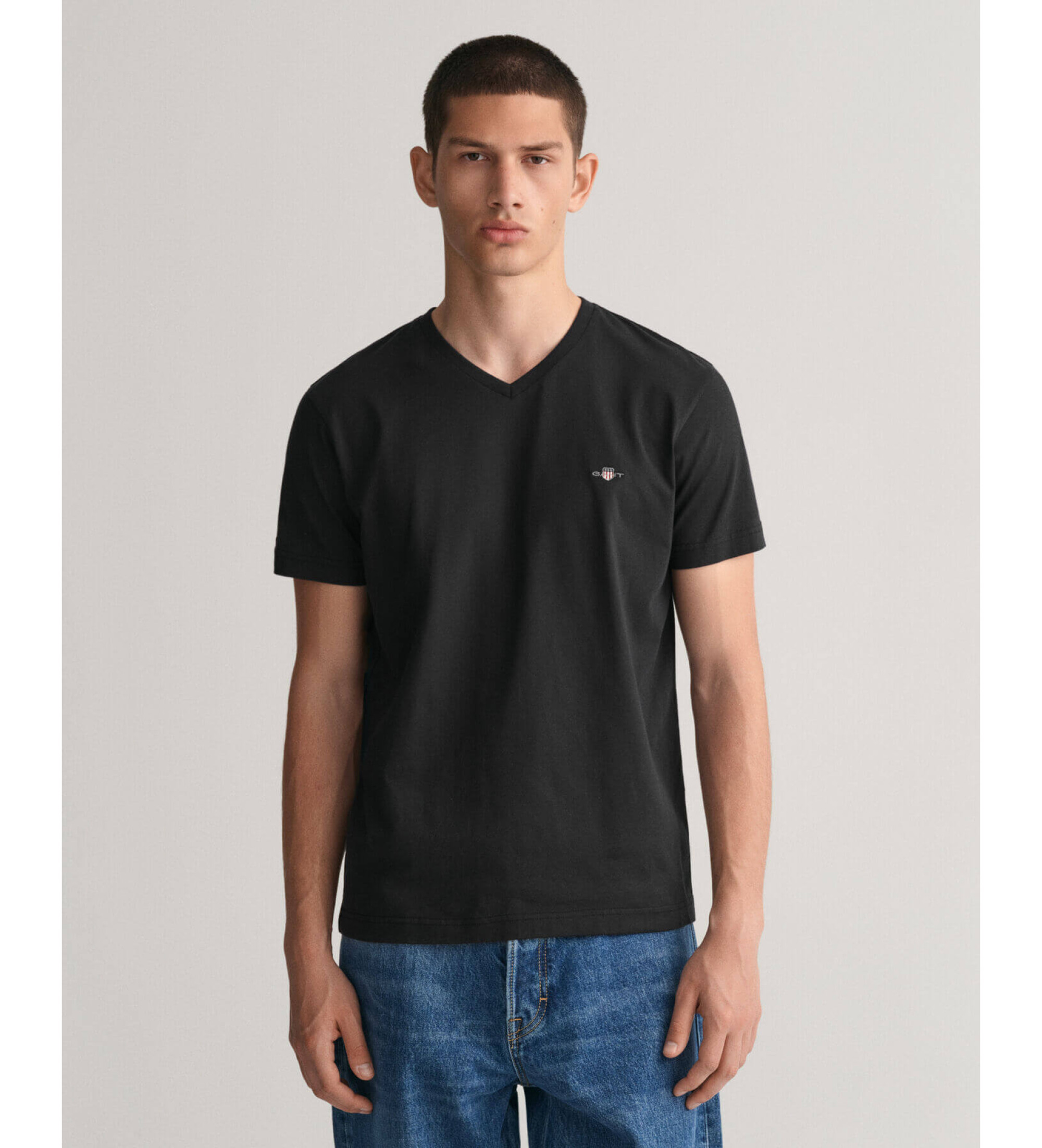 Gant für Herren. 2003186 Slim Fit Shield T-Shirt mit V-Ausschnitt schwarz (4XL), Lässig, Baumwolle, Kurzarm