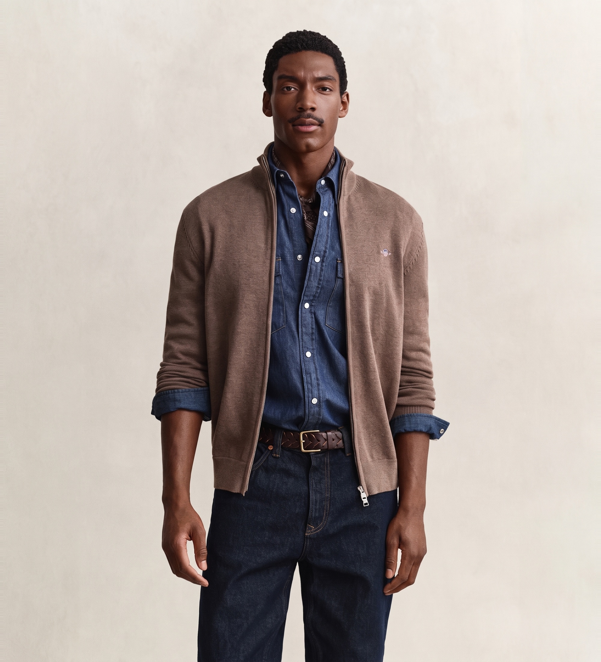 Gantvoor mannen. 8030164 Bruin katoenen vest met rits (S), Casual