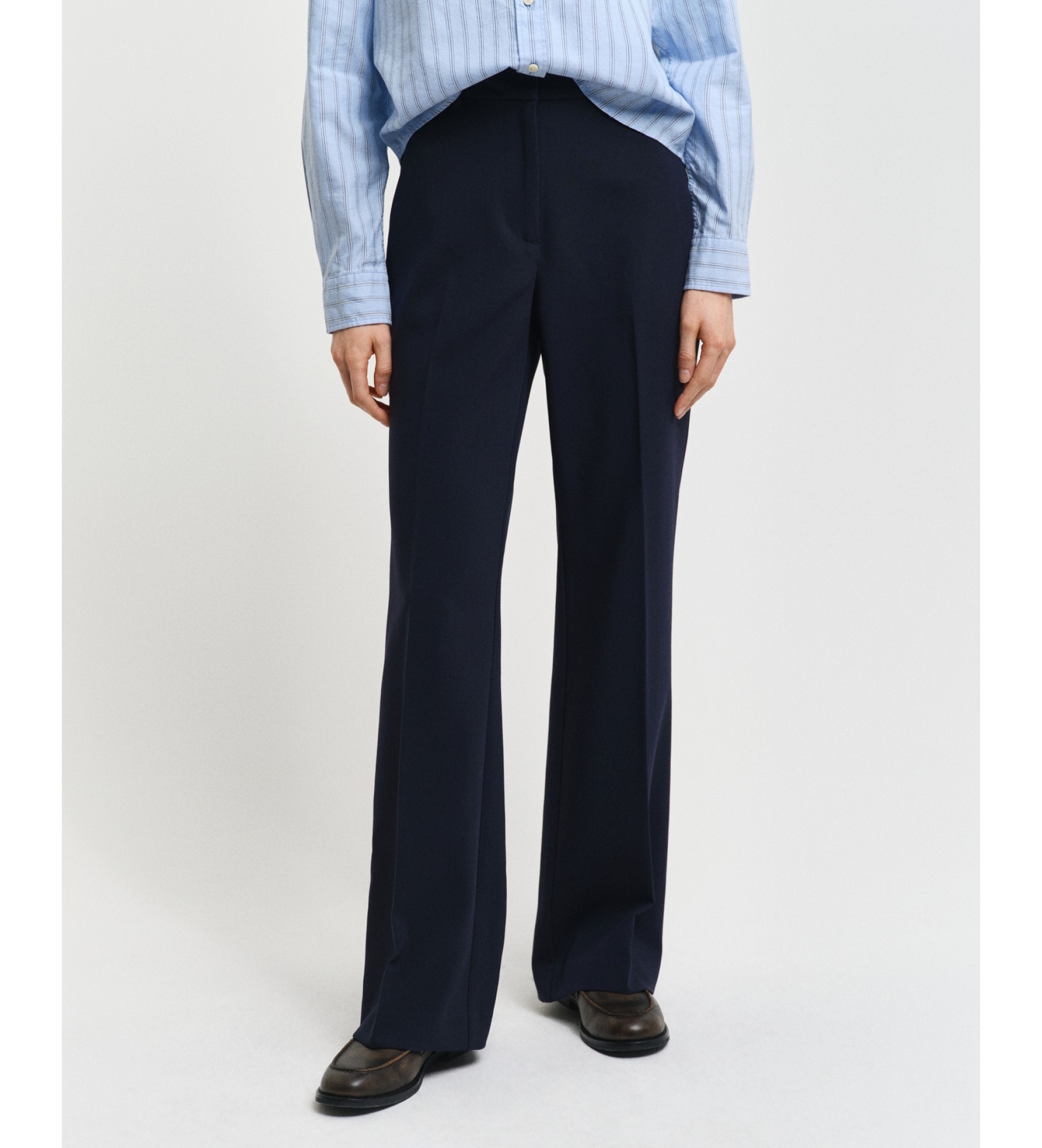 Gant für Damen. 4150334 Schmal geschnittene, ausgestellte marineblaue Kleiderhose (40), Lässig, Polyester