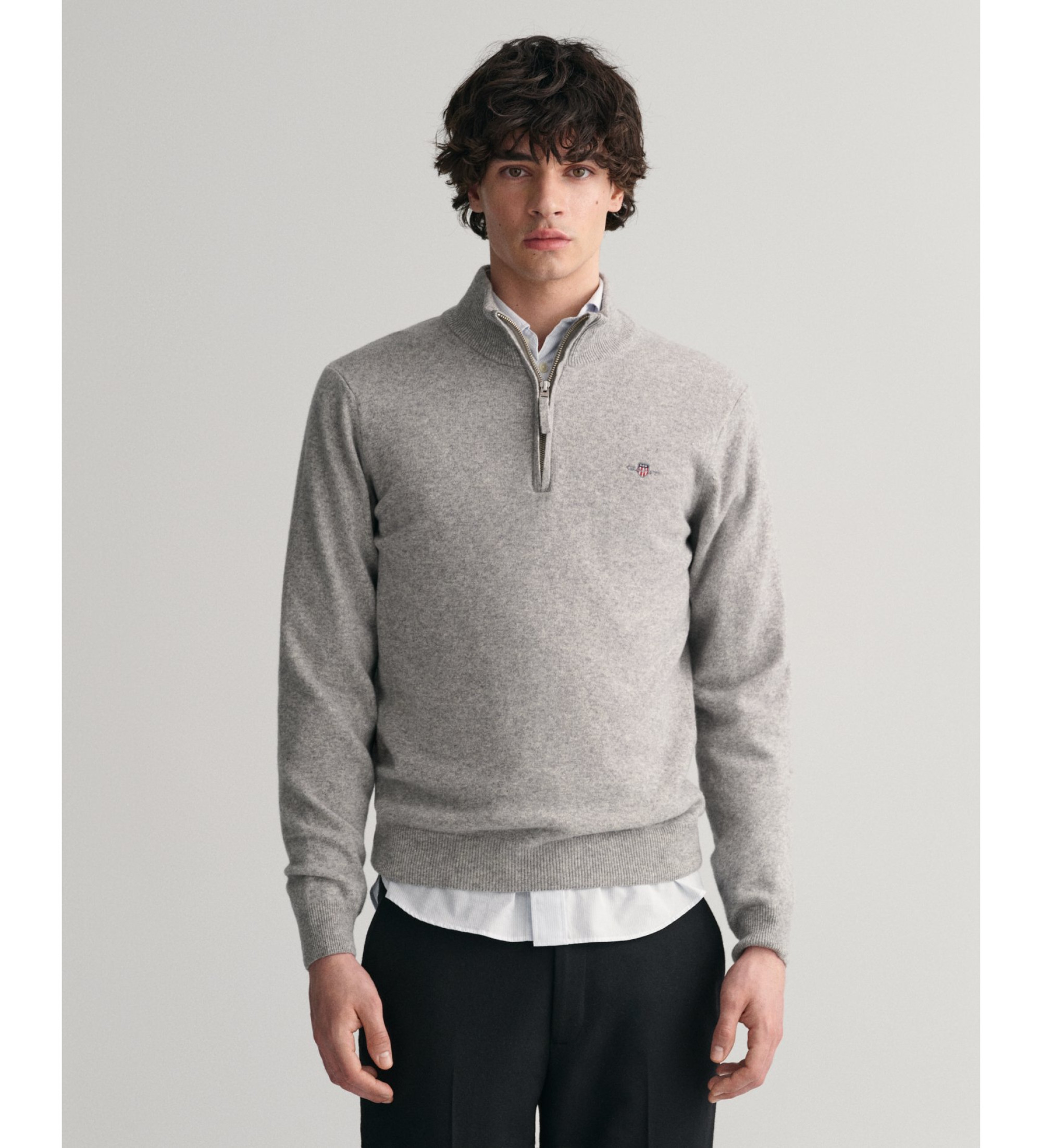 Gant für Herren. 87213 Pullover aus sehr feiner Schafwolle mit grauem halben Reißverschluss (3XL), Lässig