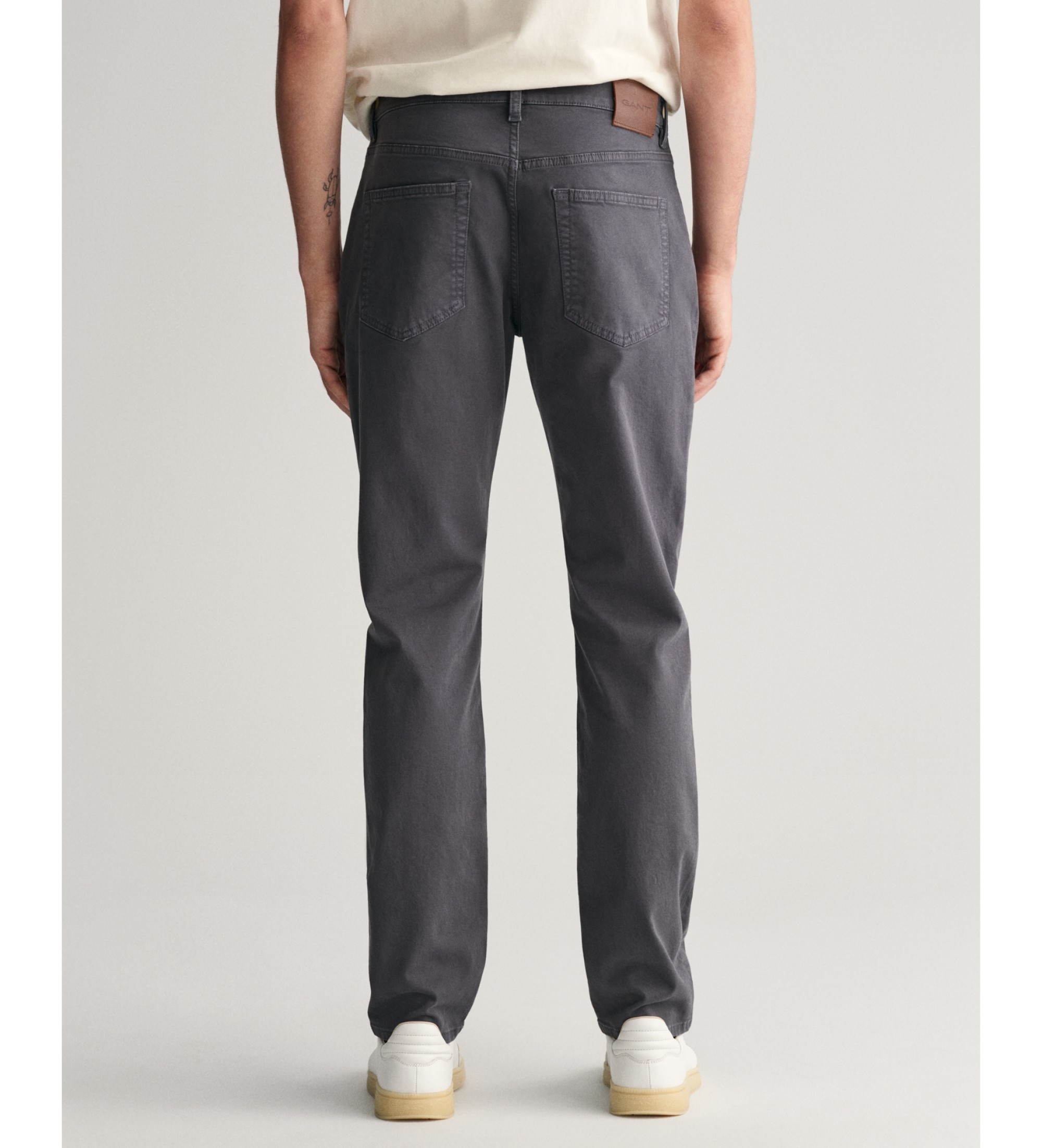 Gant für Herren. 1000262 Slim Fit Jeans Wüstengrau (33/34), Lässig, Baumwolle, Denim