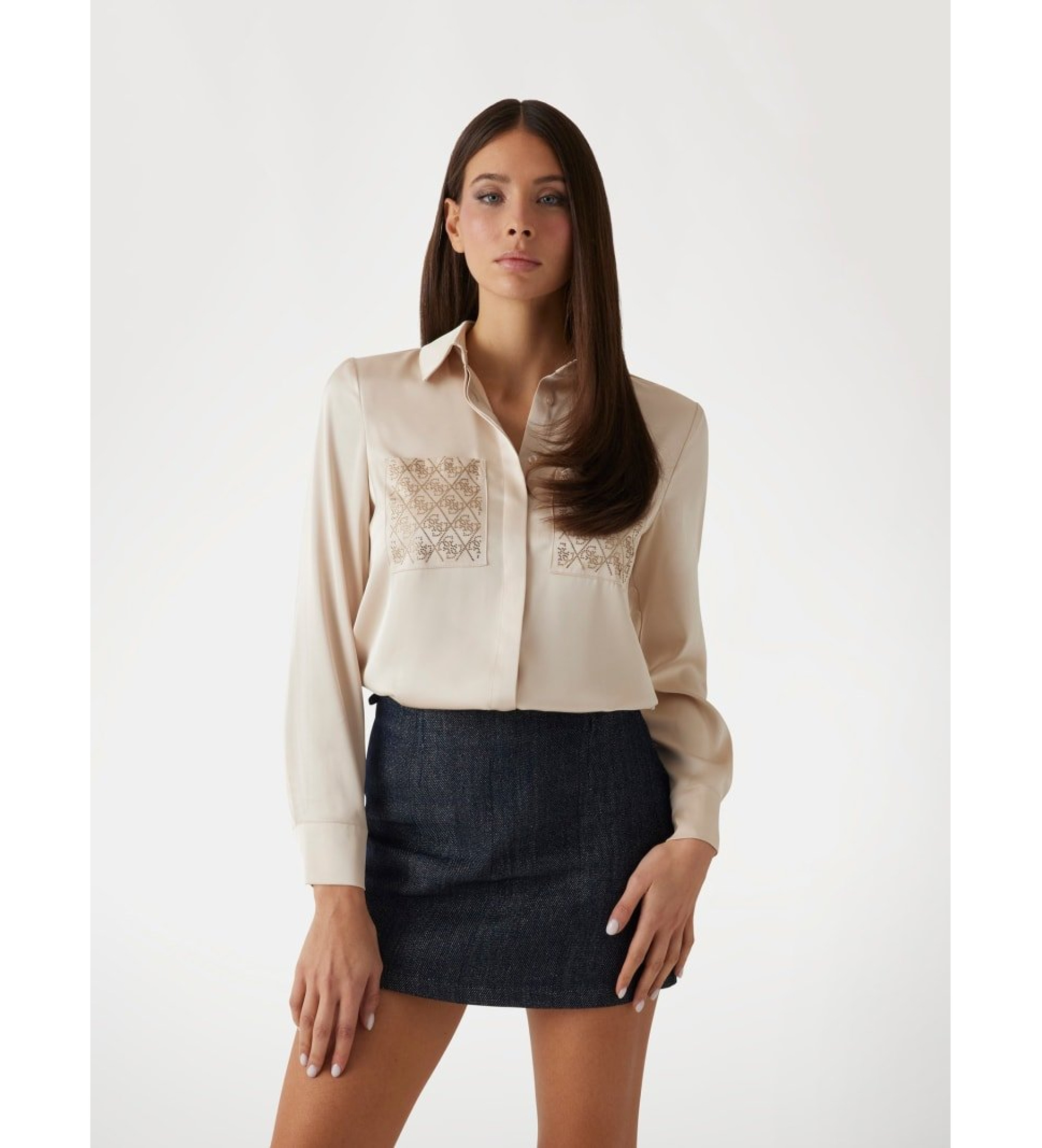 Guess für Damen. W5RH40WFQC2 Regular Fit Hemdbeige (XS), Lässig, Polyester, Langarm