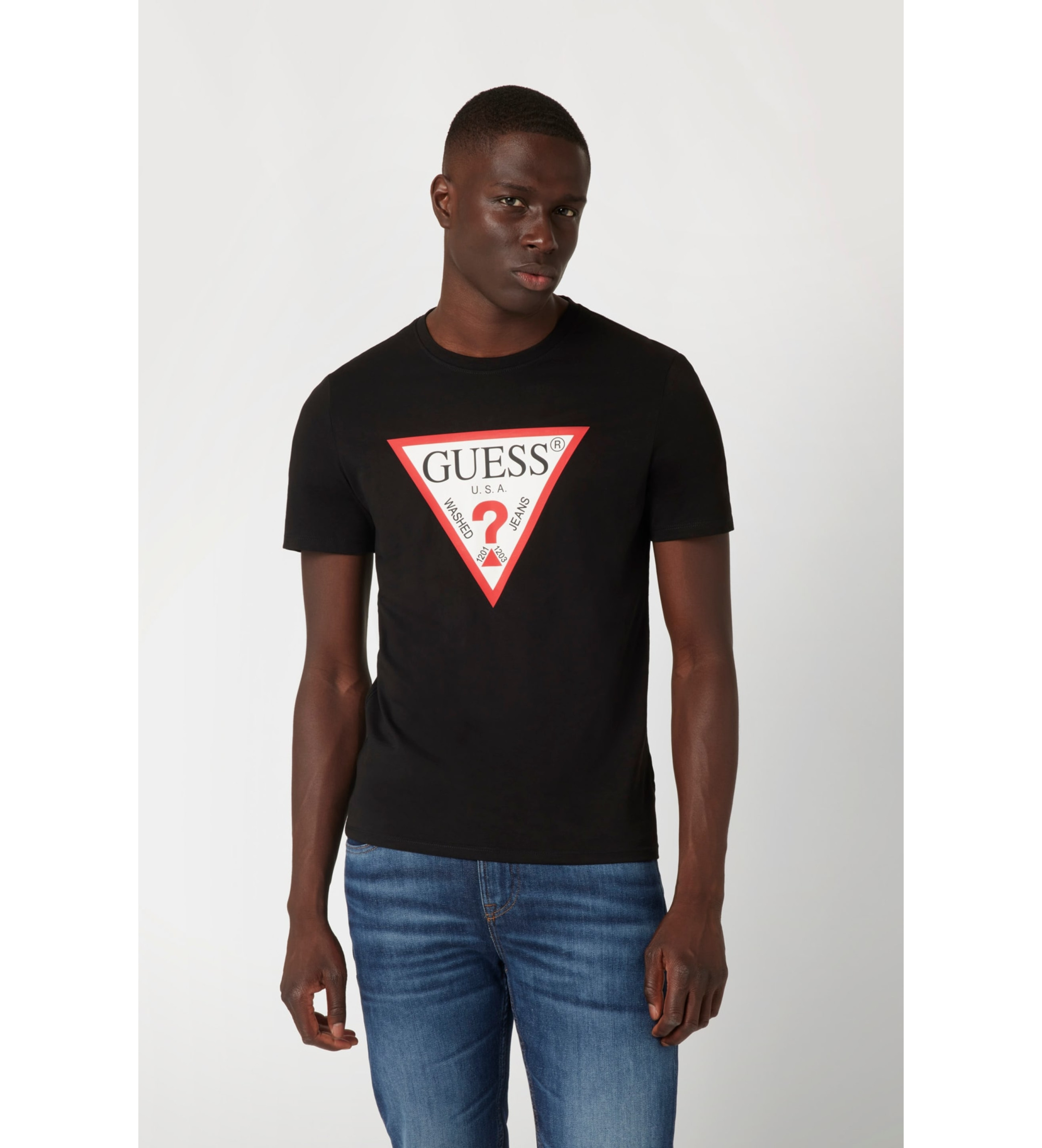 Guess für Herren. M2YI71I3Z14 Triangel-Logo-T-Shirt schwarz (S), Lässig, Baumwolle, Kurzarm