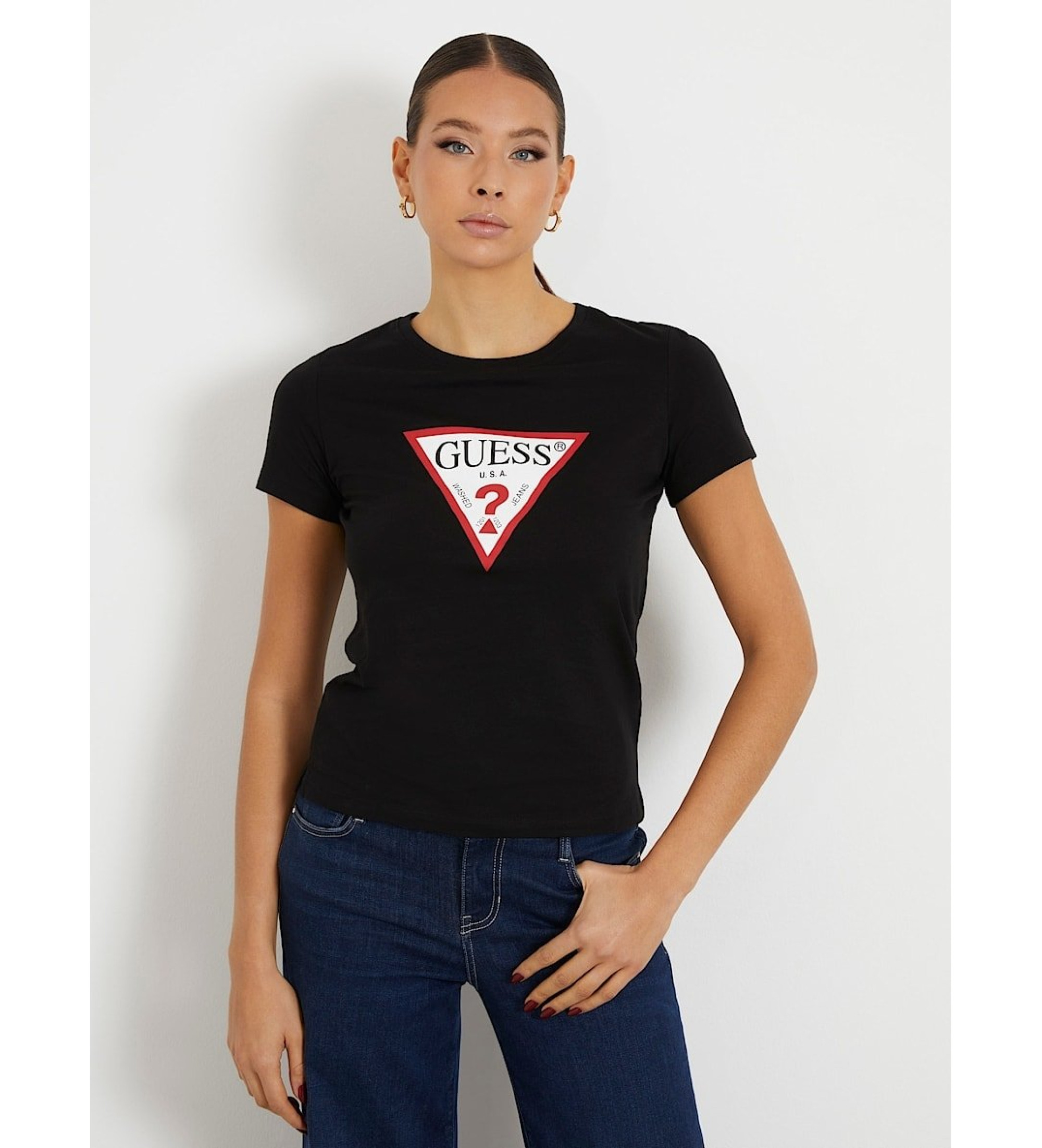 Guess für Damen. W1YI1BI3Z14 Triangel-Logo-T-Shirt schwarz (S), Lässig, Baumwolle, Kurzarm