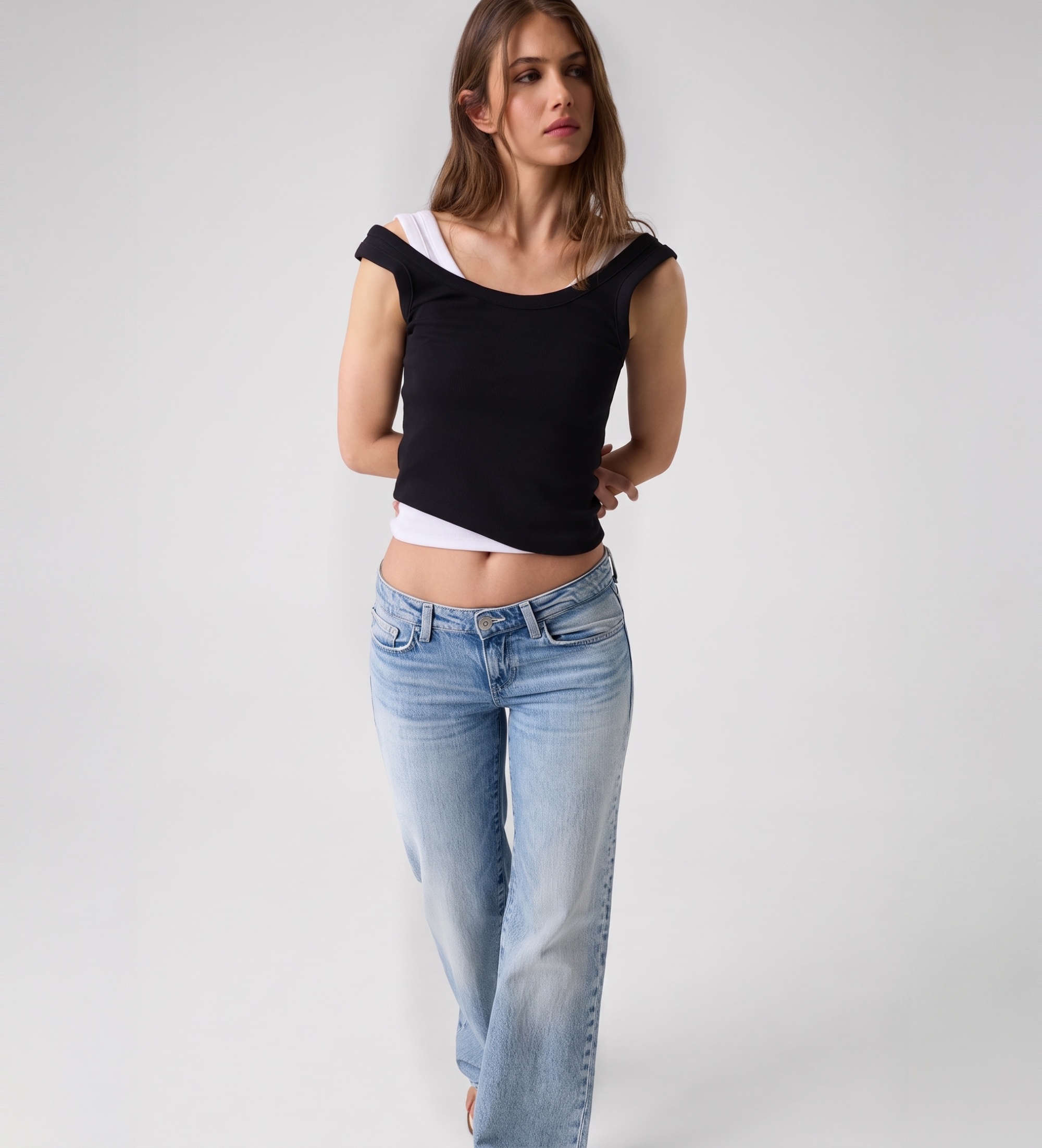 Guess für Damen. W6YP51K4539 Trägertop mit schwarzem Logo (S), Lässig, Baumwolle, Ärmellos / Hosenträger