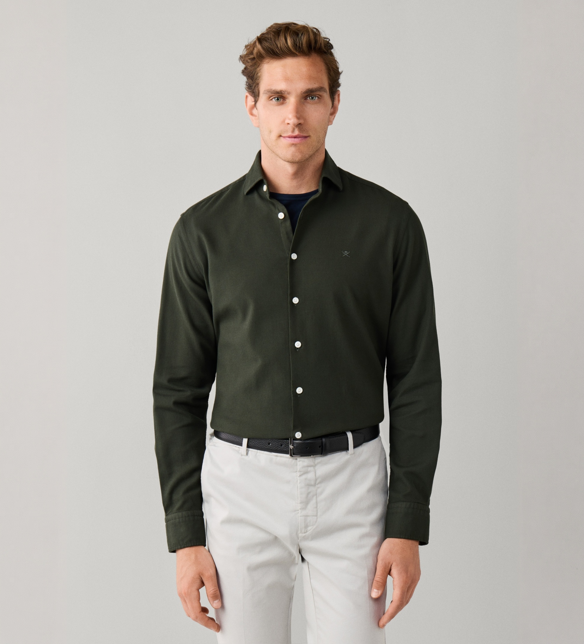 Hackett Londonvoor mannen. HM3010877 Groen geverfde blouse met tailored fit (L), Casual, Katoen, Klassiek, Lange mouwen