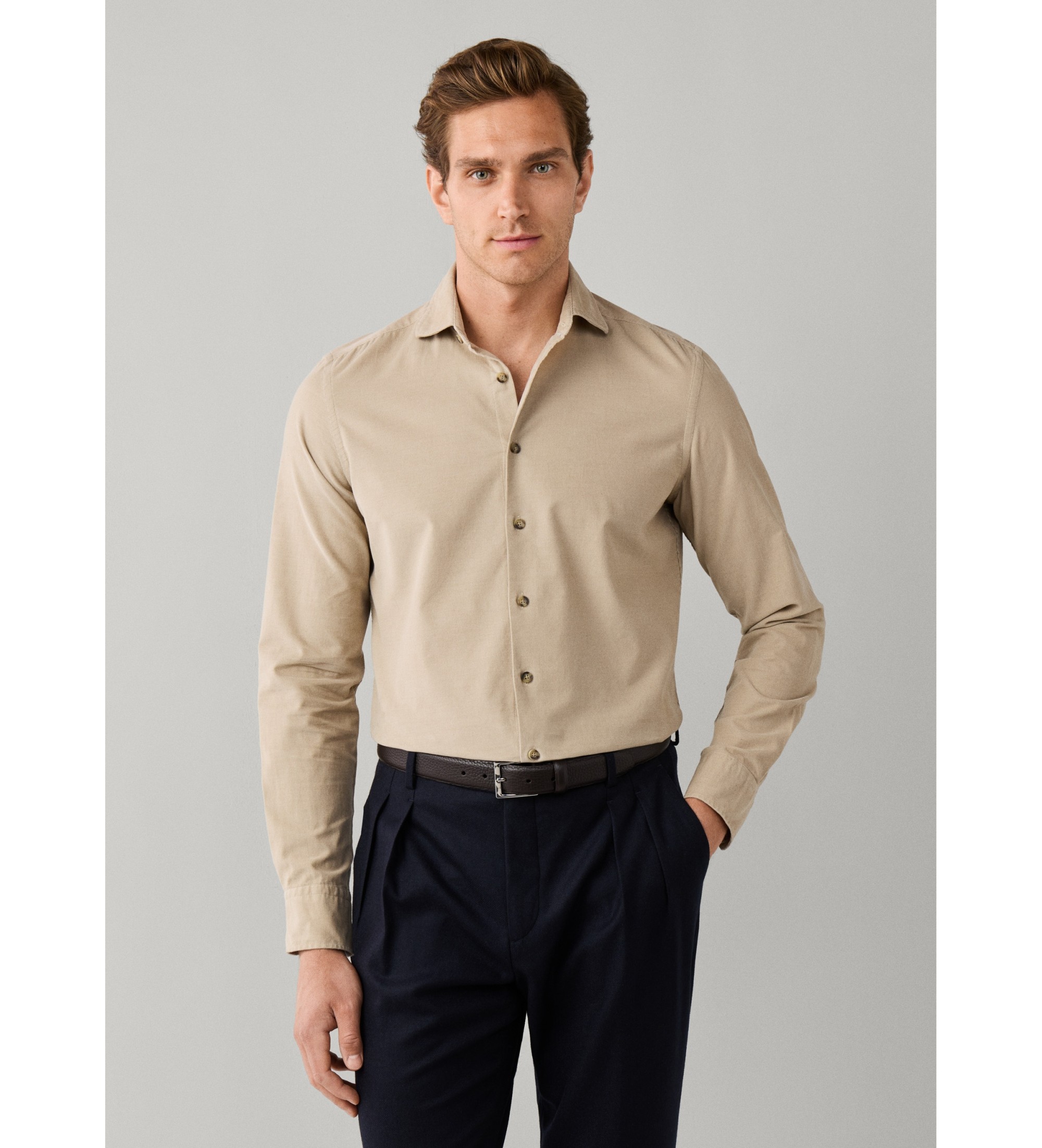 Hackett London für Herren. HM3010857 Smart Babycord Hemd beige (S), Lässig, Baumwolle, Klassisch, Langarm