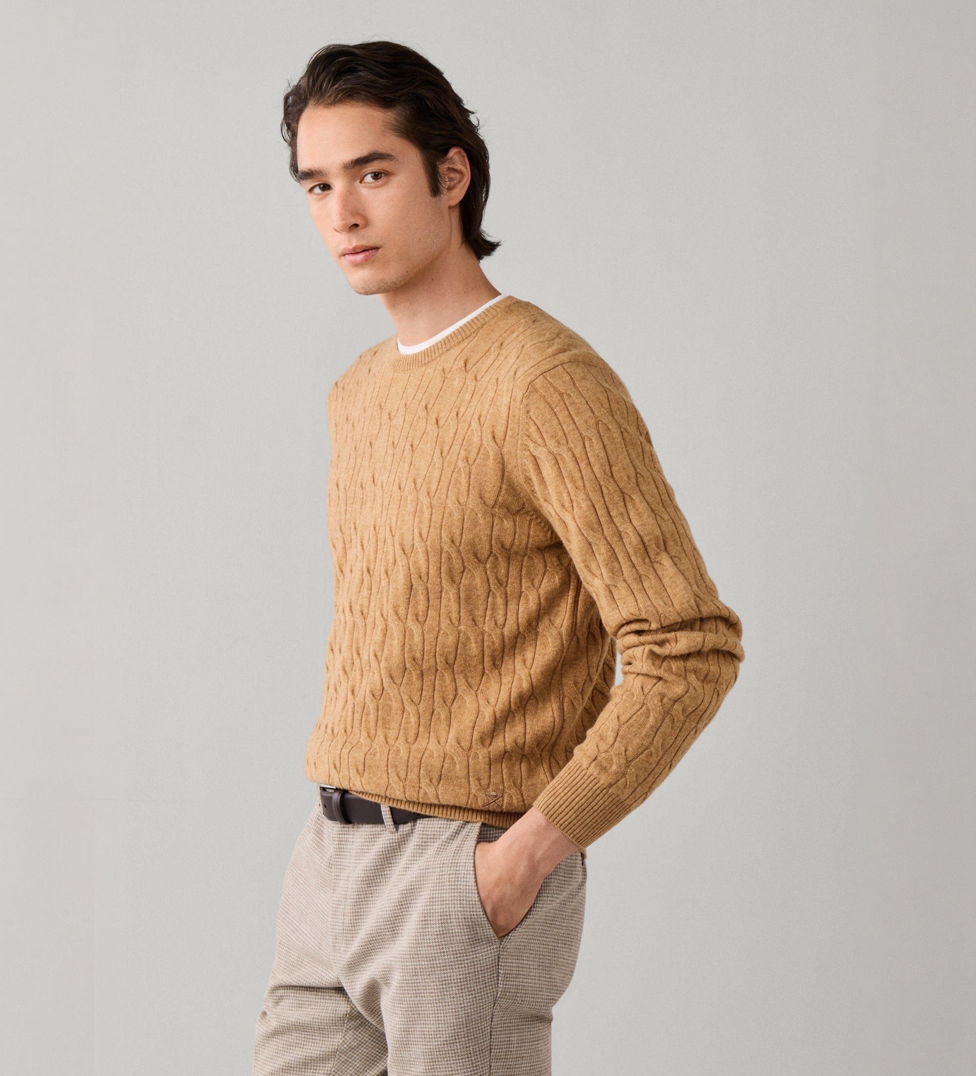 Hackett Londonvoor mannen. HM7000252 Beige kabeltrui van lamswol met ronde hals (XXL), Casual, Klassiek