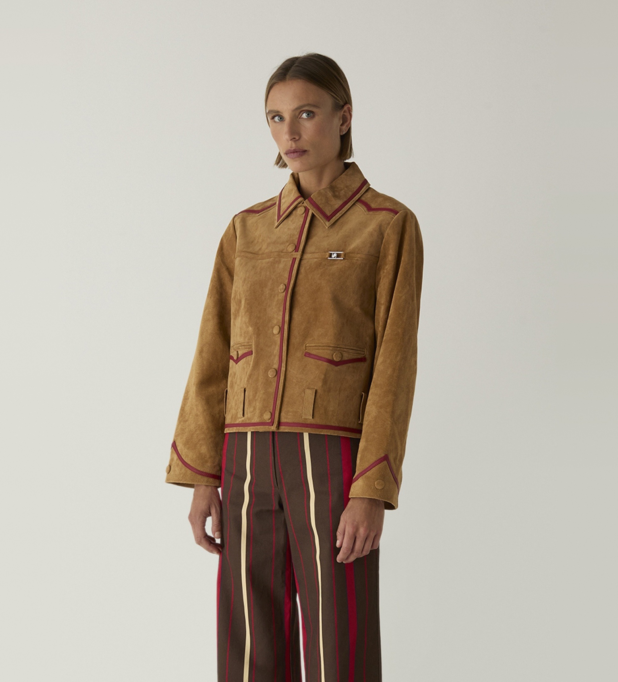 LAAGAMvoor vrouwen. M0533 Avelina jas van bruin suède (M), Casual