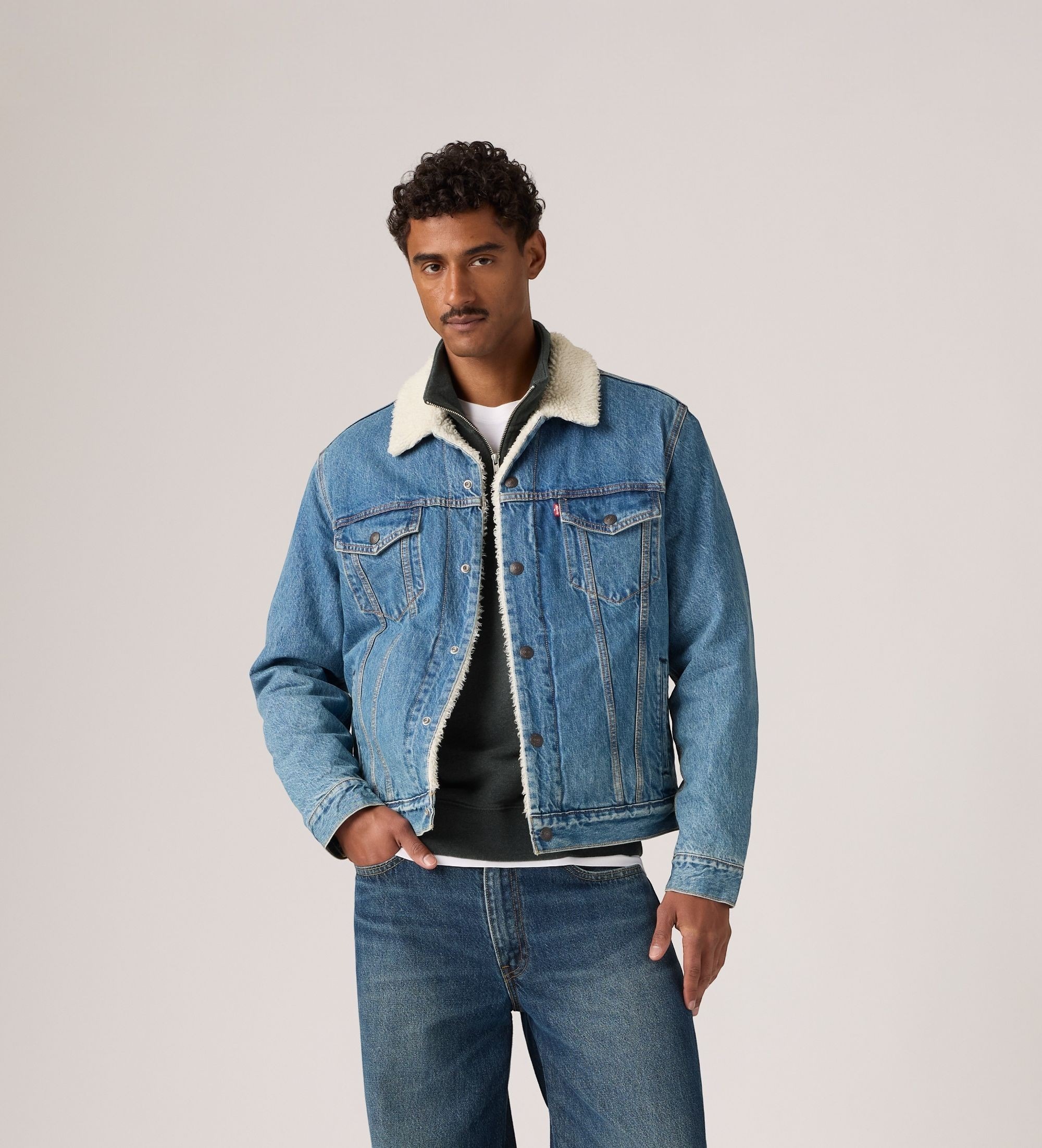 Levi's für Herren. 16365-0346 Jacke Type 3 Sherpa Trucker mittelblau (M), Lässig, Baumwolle, Langarm