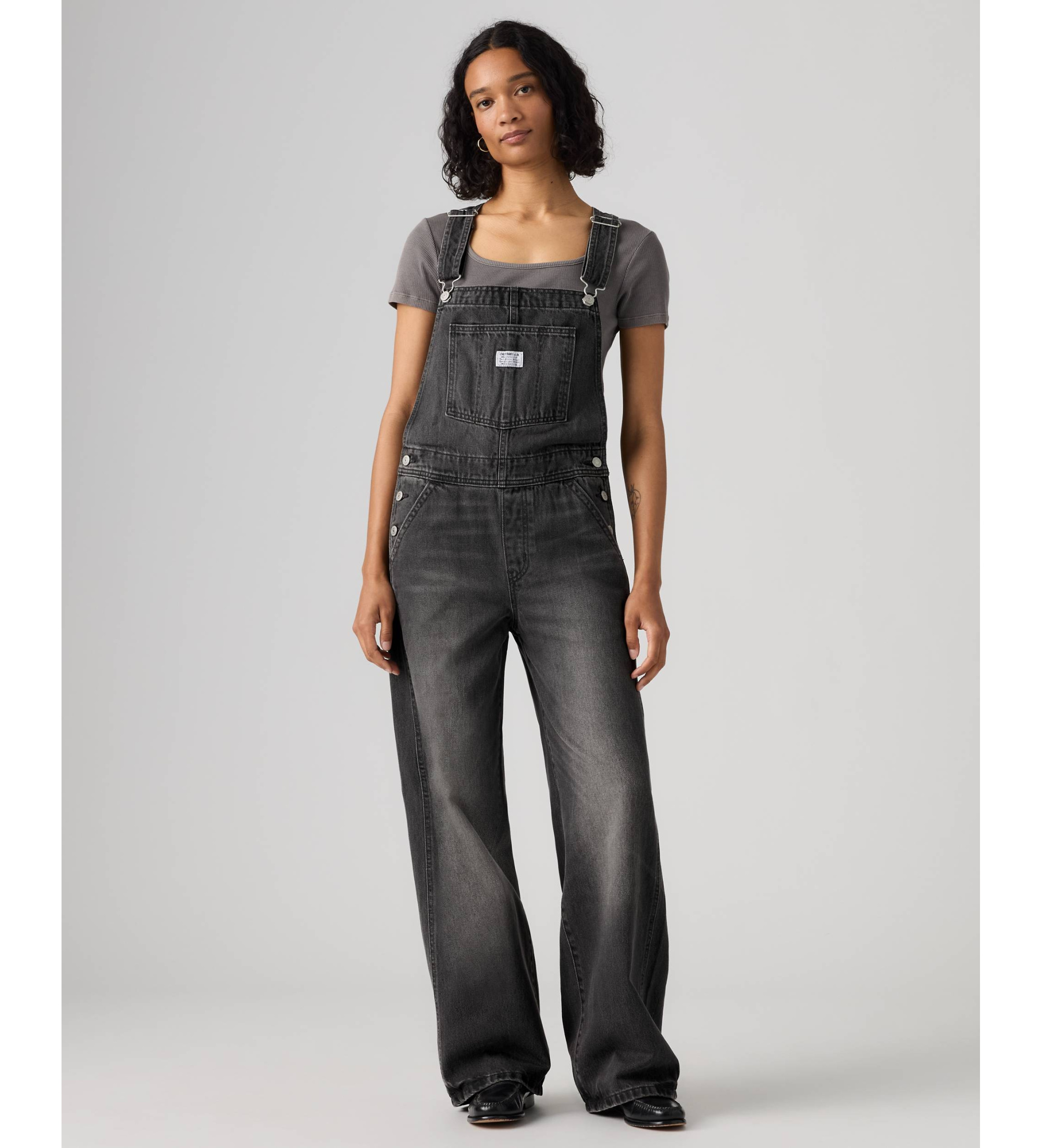 Levi's für Damen. 000UG-0006 Baggy Latzhose schwarz (L), Lässig, Baumwolle, Denim
