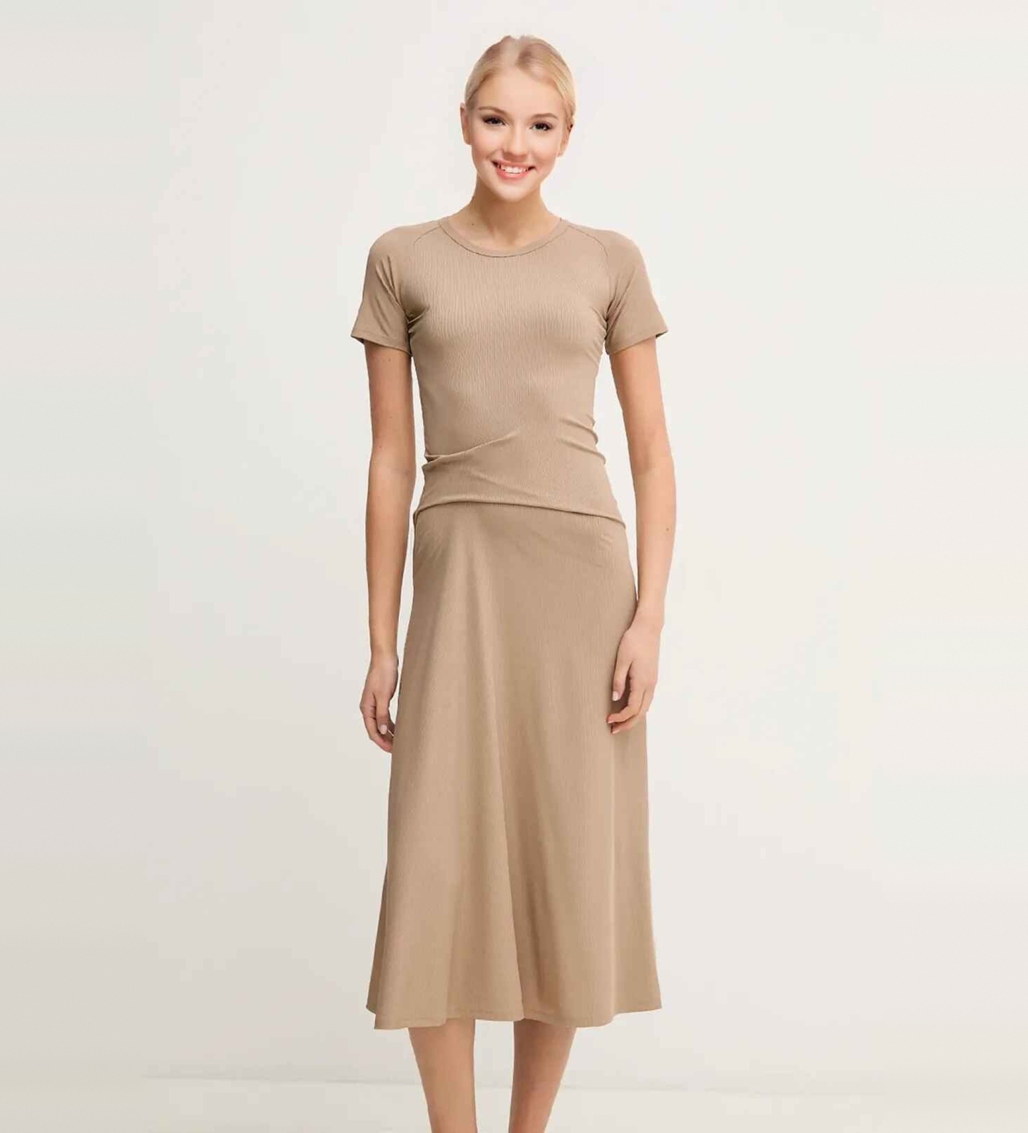 Marella für Damen. 2513621025200 Norois beigefarbenes Kleid (L), Lässig, Viskose, Kurzarm