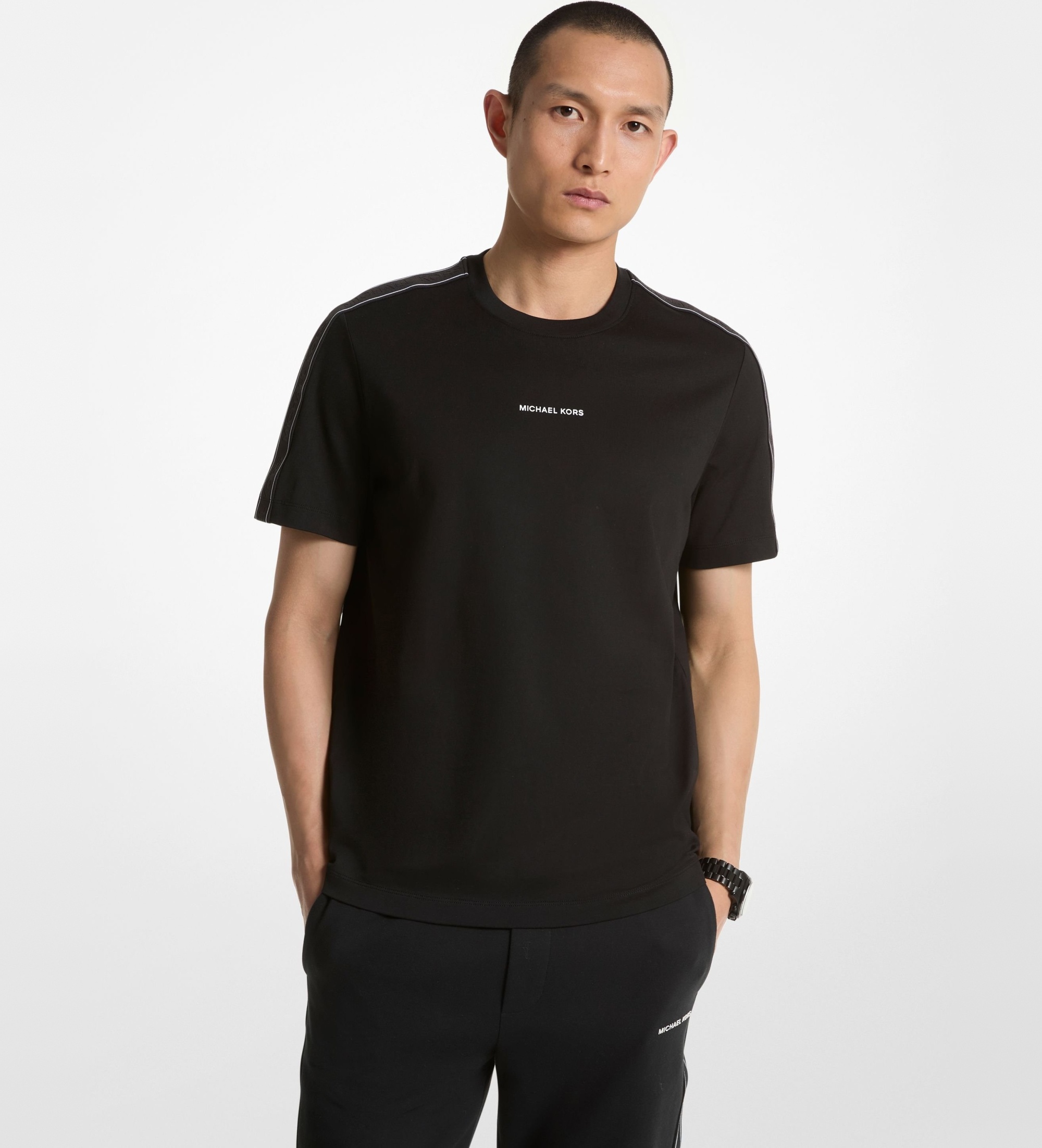 Michael Kors für Herren. CT4524E1V2 T-Shirt mit weißen Streifen und Logo (M), Schwarz, Lässig, Baumwolle, Kurzarm