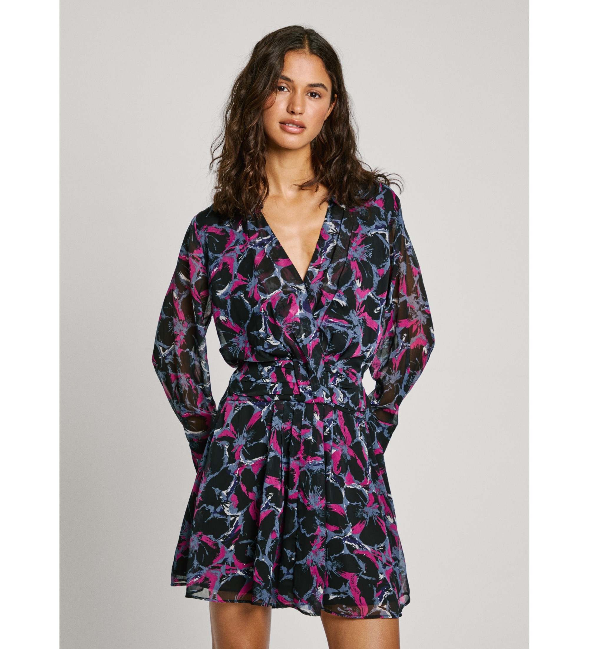 Pepe Jeans für Damen. PL953630 Kurzes schwarzes Kleid Ada (L), Lässig, Polyester, Langarm